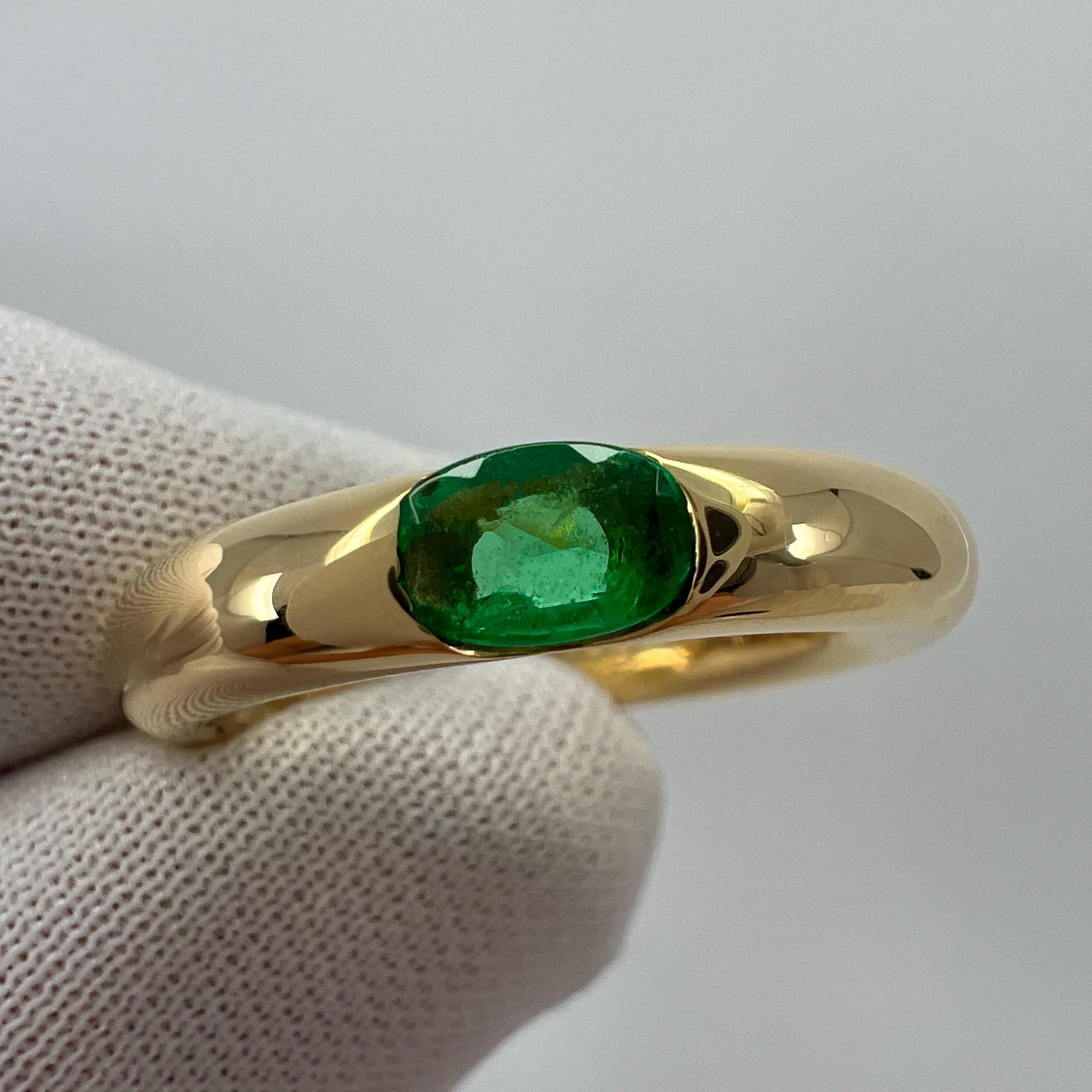 Vintage Cartier Emerald Vivid Green Ellipse 18k Yellow Gold Solitaire Ring 52 en vente 1