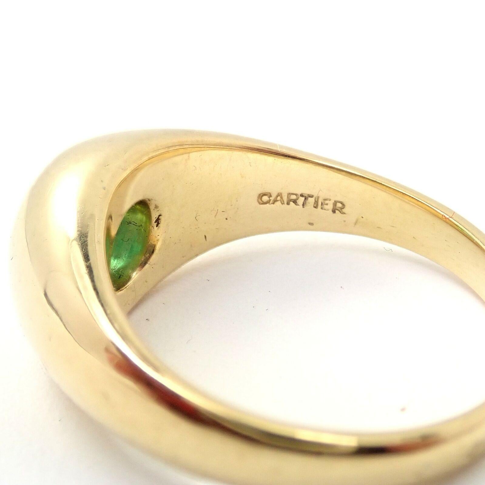 Cartier: Gelbgold Bandring mit Smaragd von Cartier (Brillantschliff) im Angebot