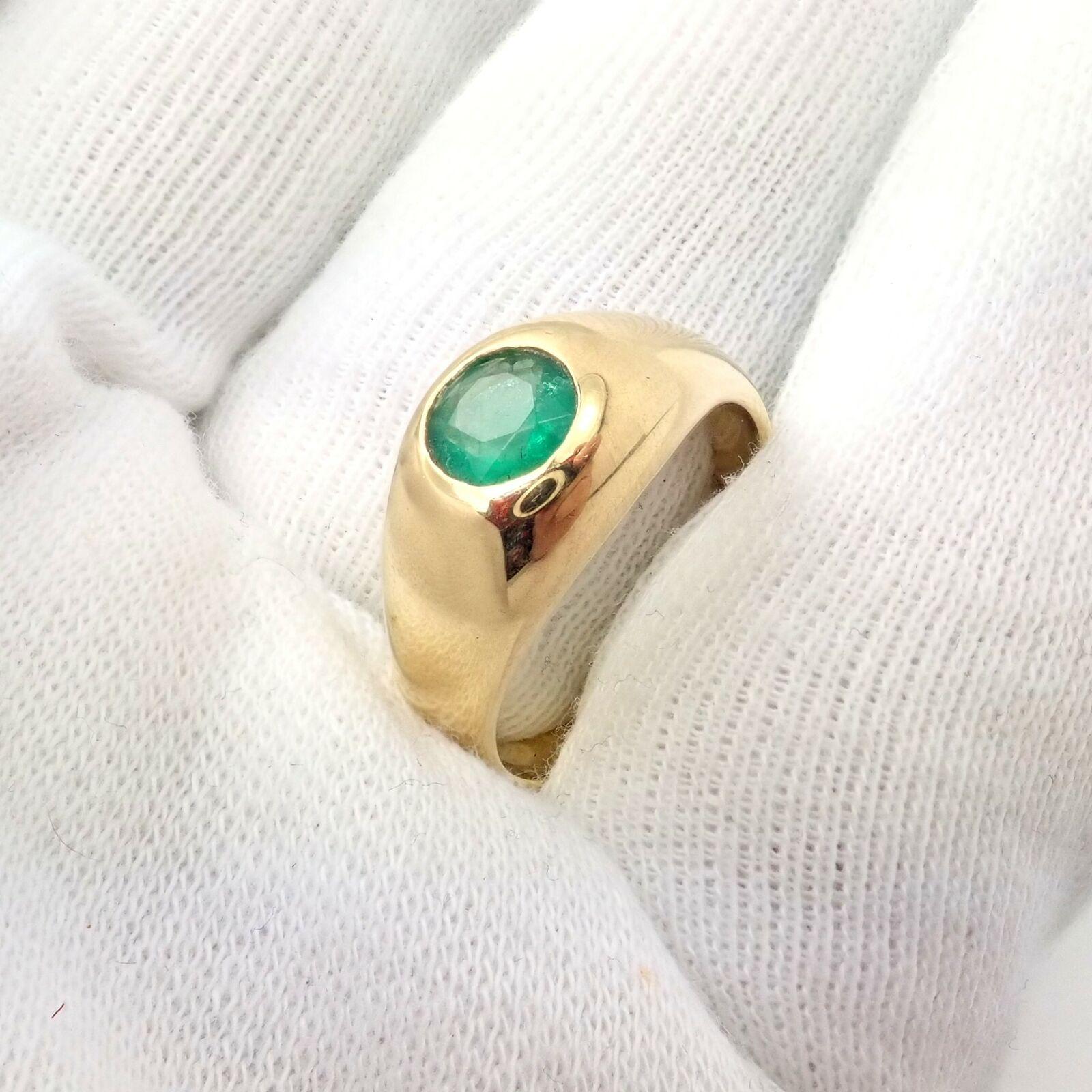 Brilliant Cut Vintage Cartier Emerald Yellow Gold Band Ring For Sale
