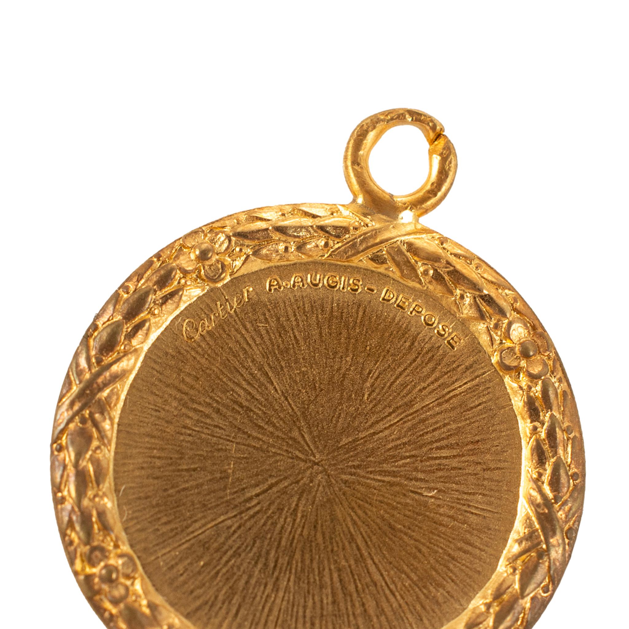 Vintage Cartier Französisch Augis Love Medal 18K Gold Diamond Ruby Charme Anhänger im Zustand „Hervorragend“ in Houston, TX