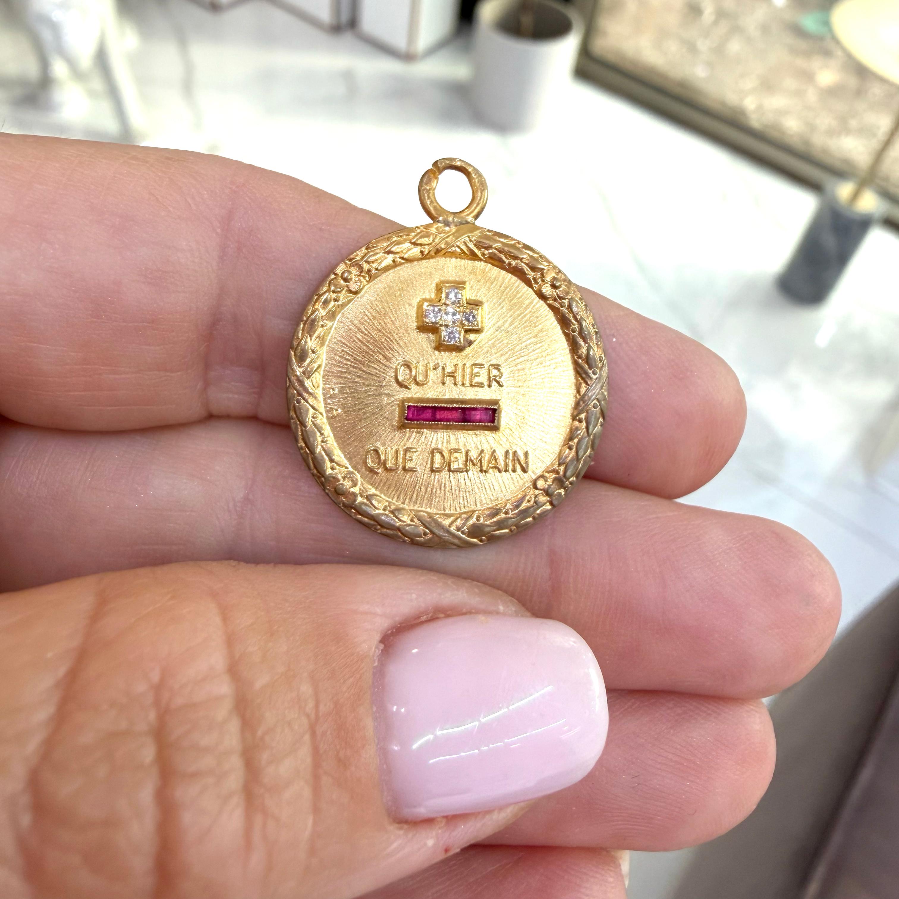 Vintage Cartier Französisch Augis Love Medal 18K Gold Diamond Ruby Charme Anhänger 1