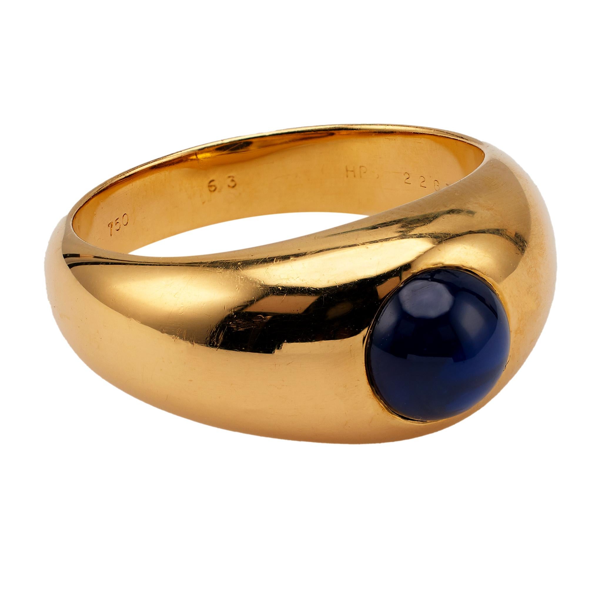 Vintage Cartier French Sapphire 18k Yellow Gold Ring In Good Condition In Beverly Hills, CA