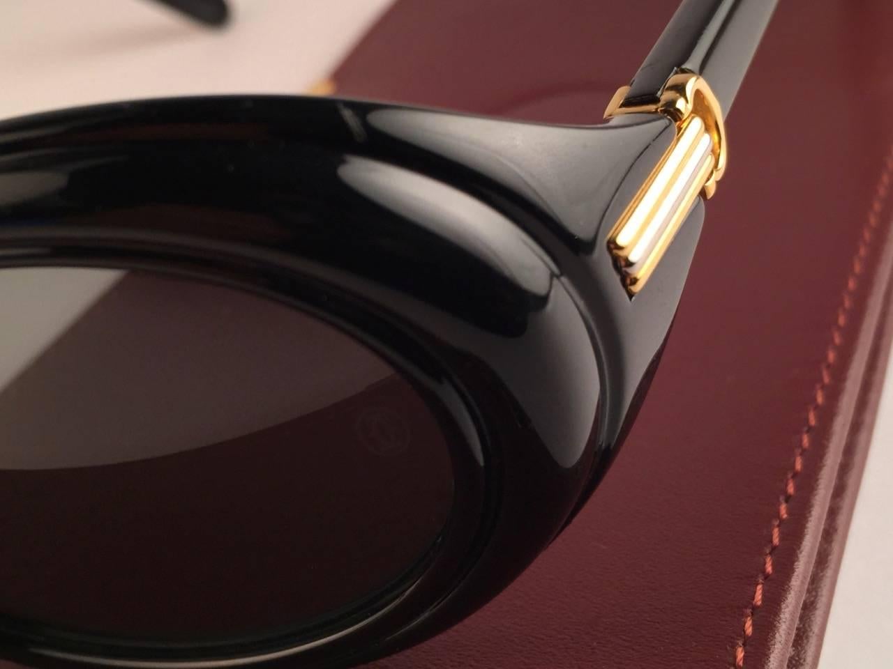 Vintage Cartier Frisson Black Medium Sunglasses 18k Gold France 1991 Unisexe en vente