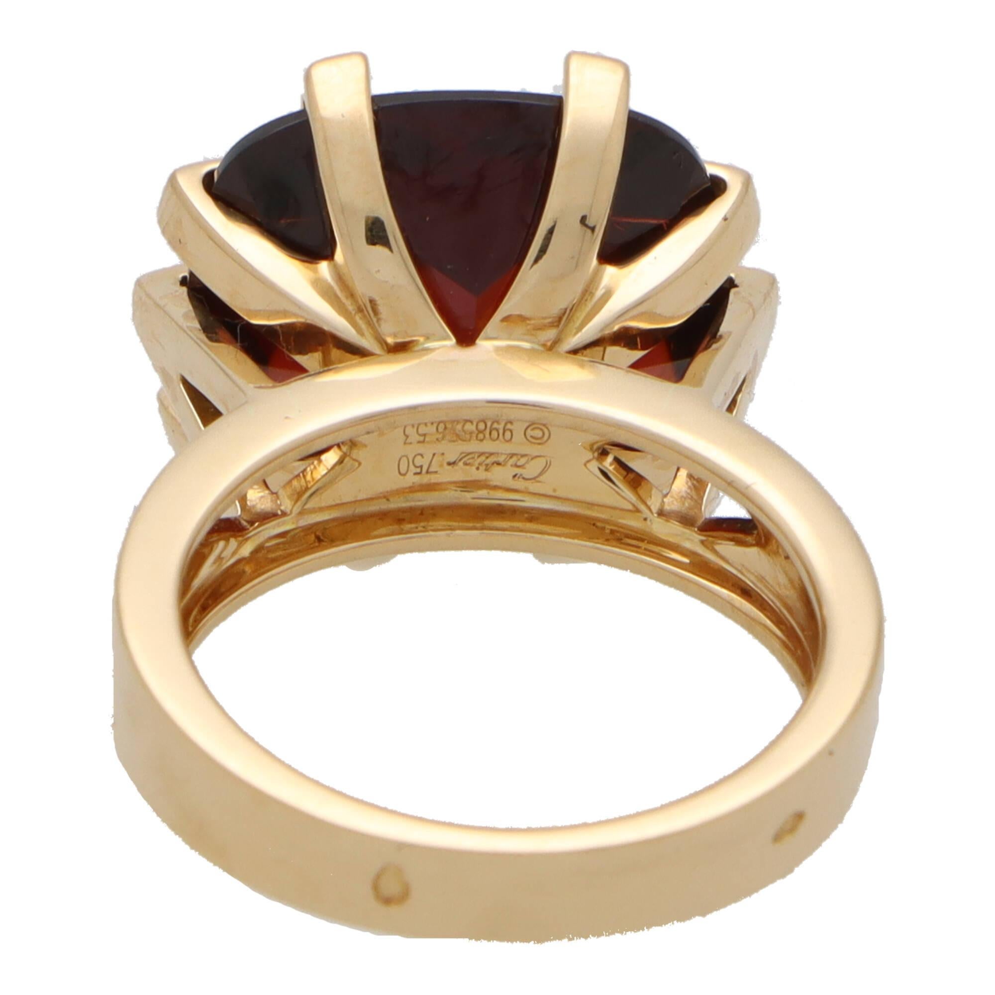 Vintage Cartier 'Kiss of the Dragon' Garnet Ring in 18k Yellow Gold In Excellent Condition In London, GB