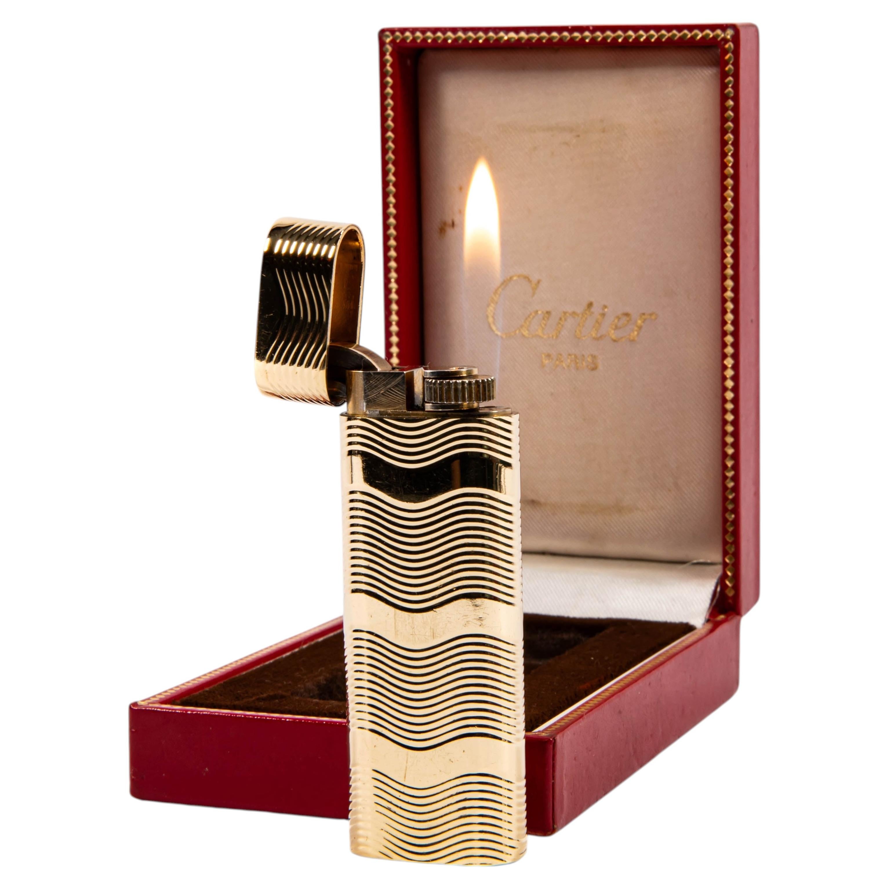 Encendedor Vintage CARTIER Les Must Chaqueta de oro macizo de 18 quilates en caja Años 70