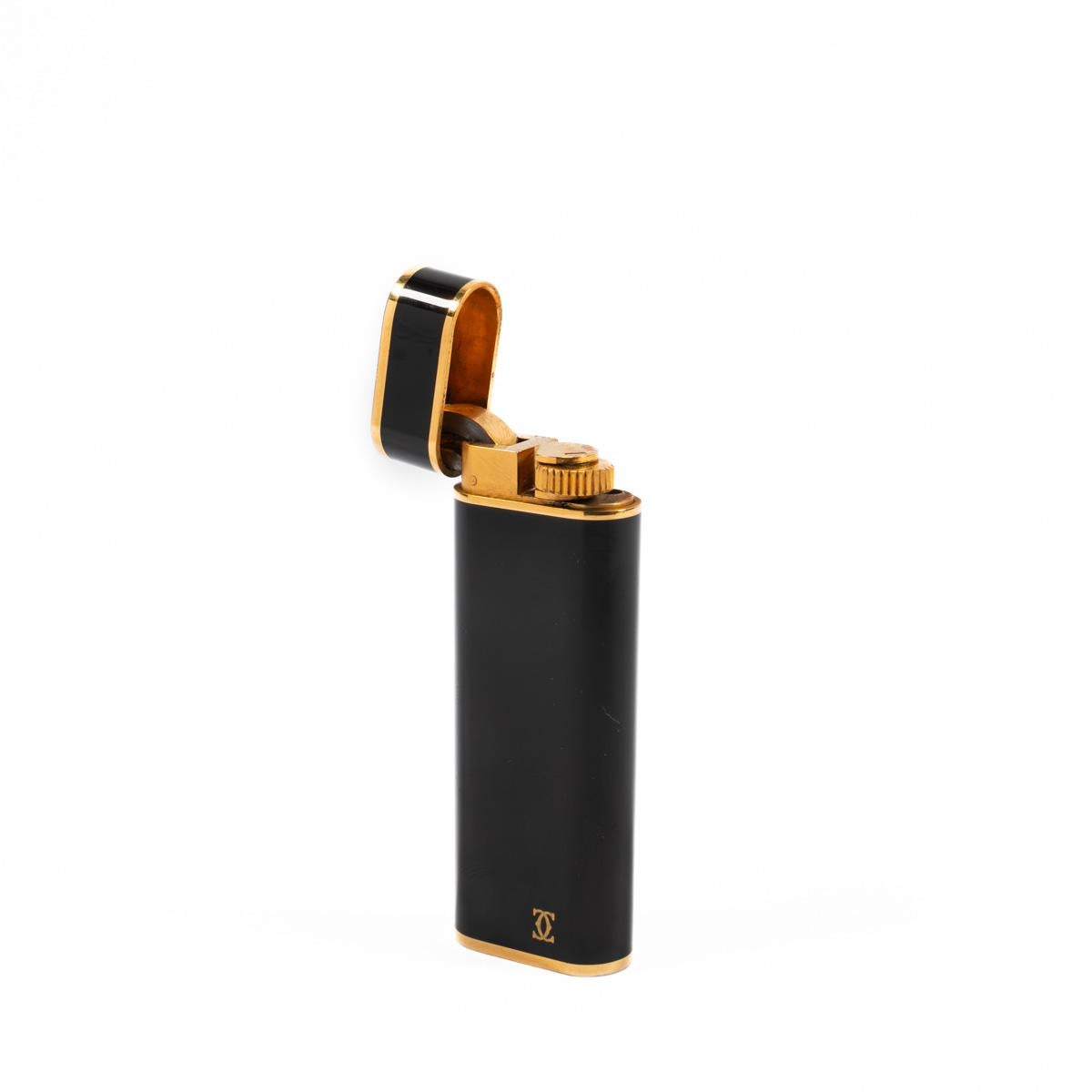 Vintage Cartier Les Must lighter Black Lacquer Gold Plated 1970s 2