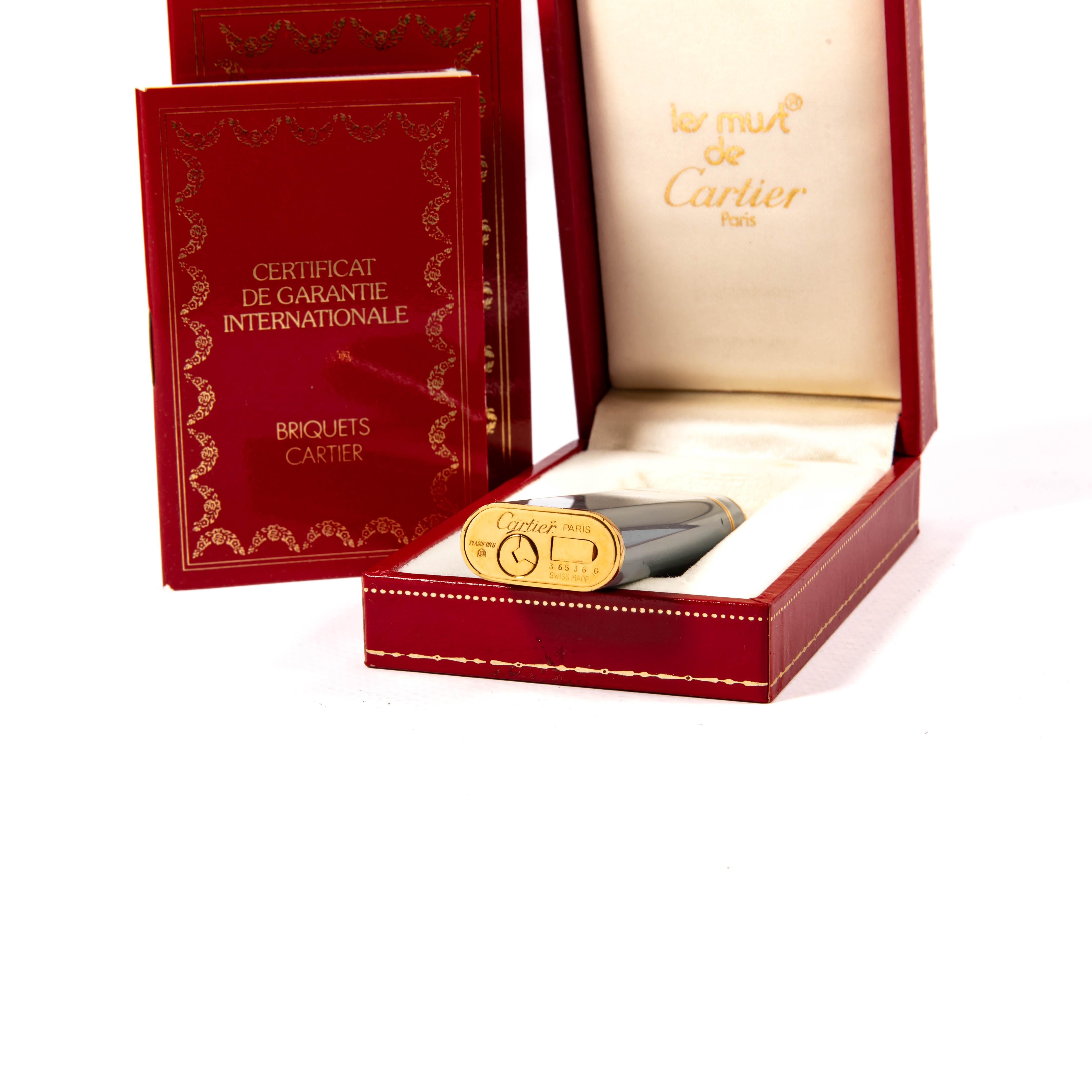 Vintage CARTIER Les Must Lighter Grey Lacquered in Box 1970s For Sale 5