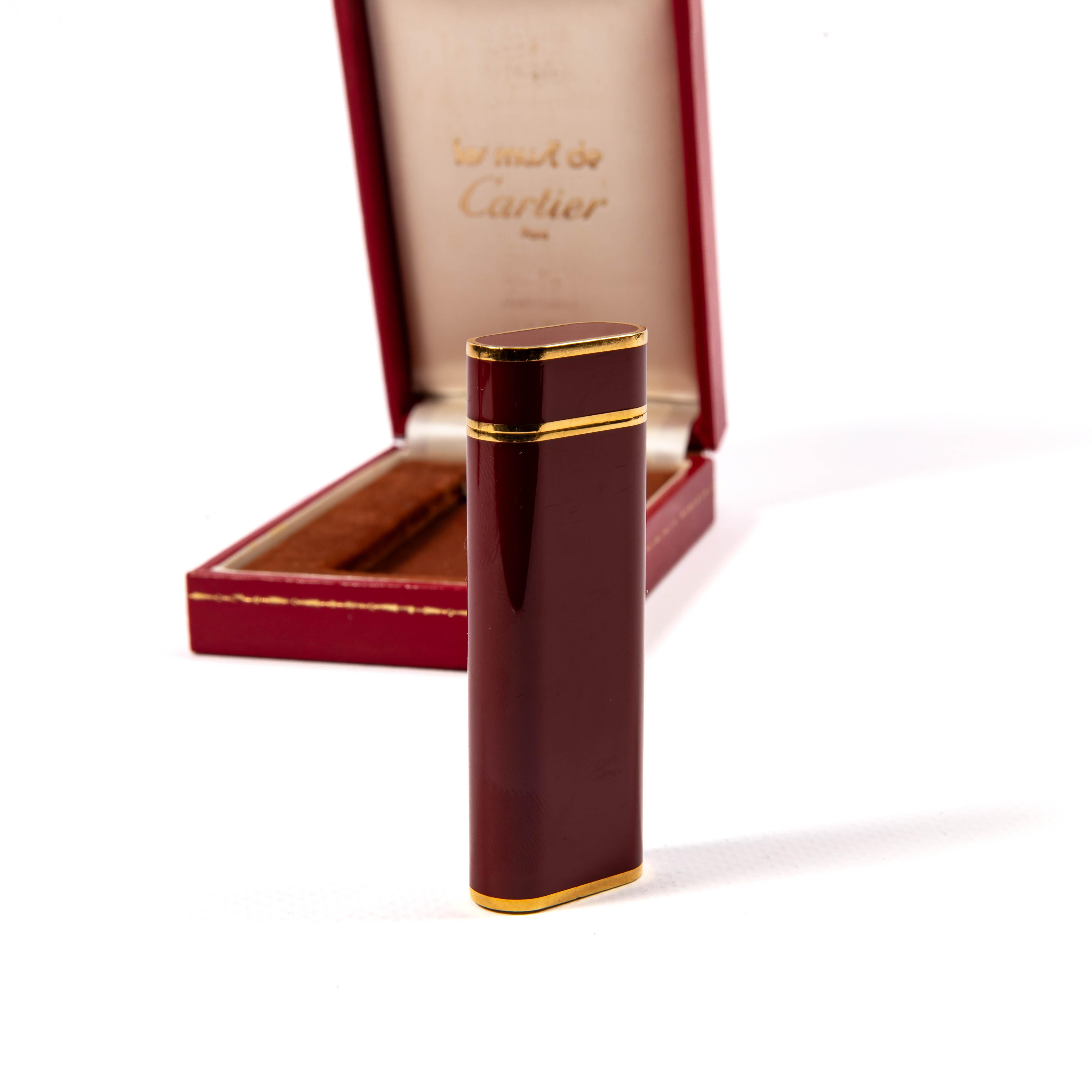 Women's or Men's Vintage CARTIER Les Must Lighter Red Lacquered in Box 1970s For Sale