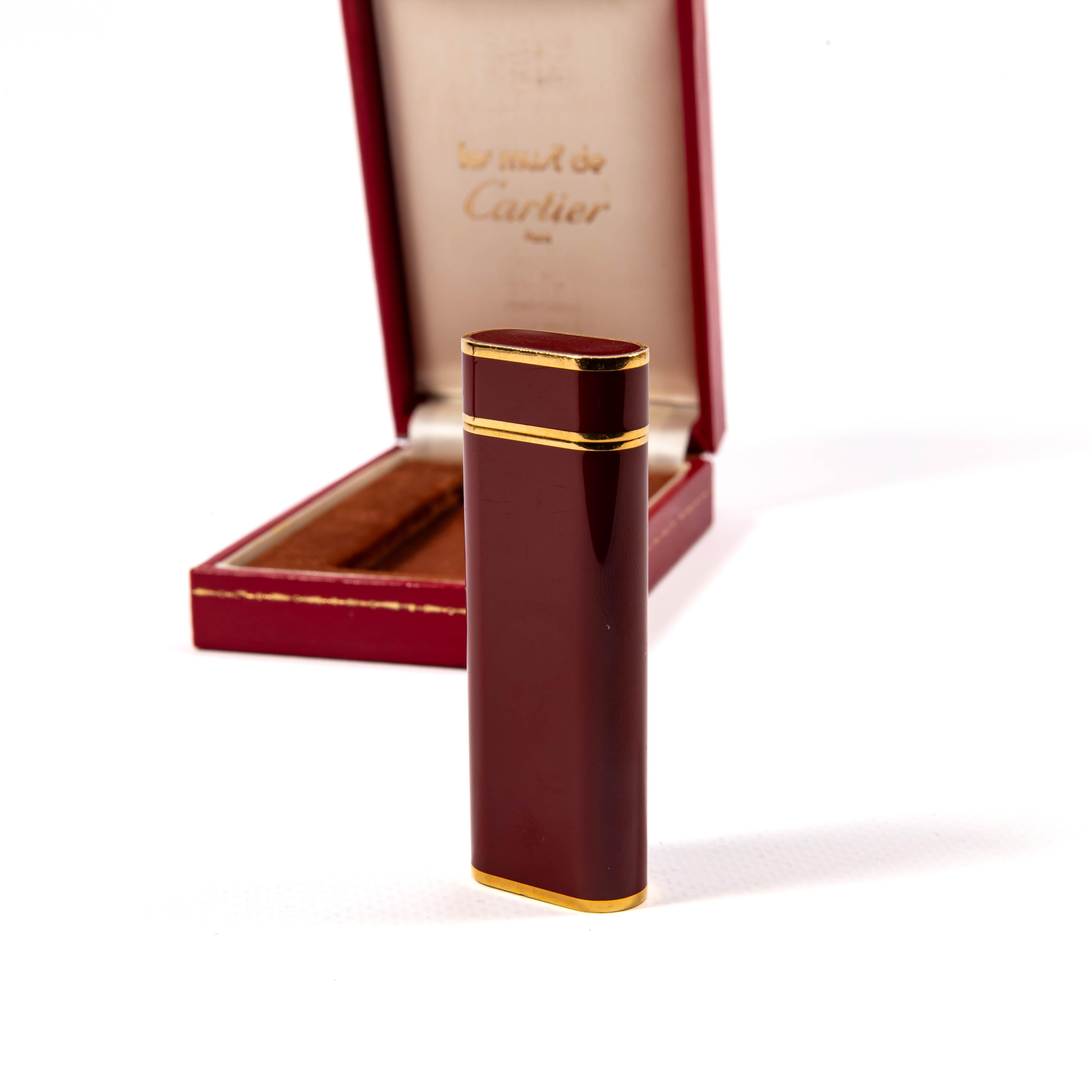 Vintage CARTIER Les Must Lighter Red Lacquered in Box 1970s For Sale 1