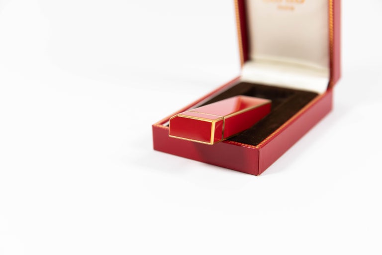 Vintage Cartier Les Must Pentagon lighter Red Lacquer Gold Plated Complete  Box