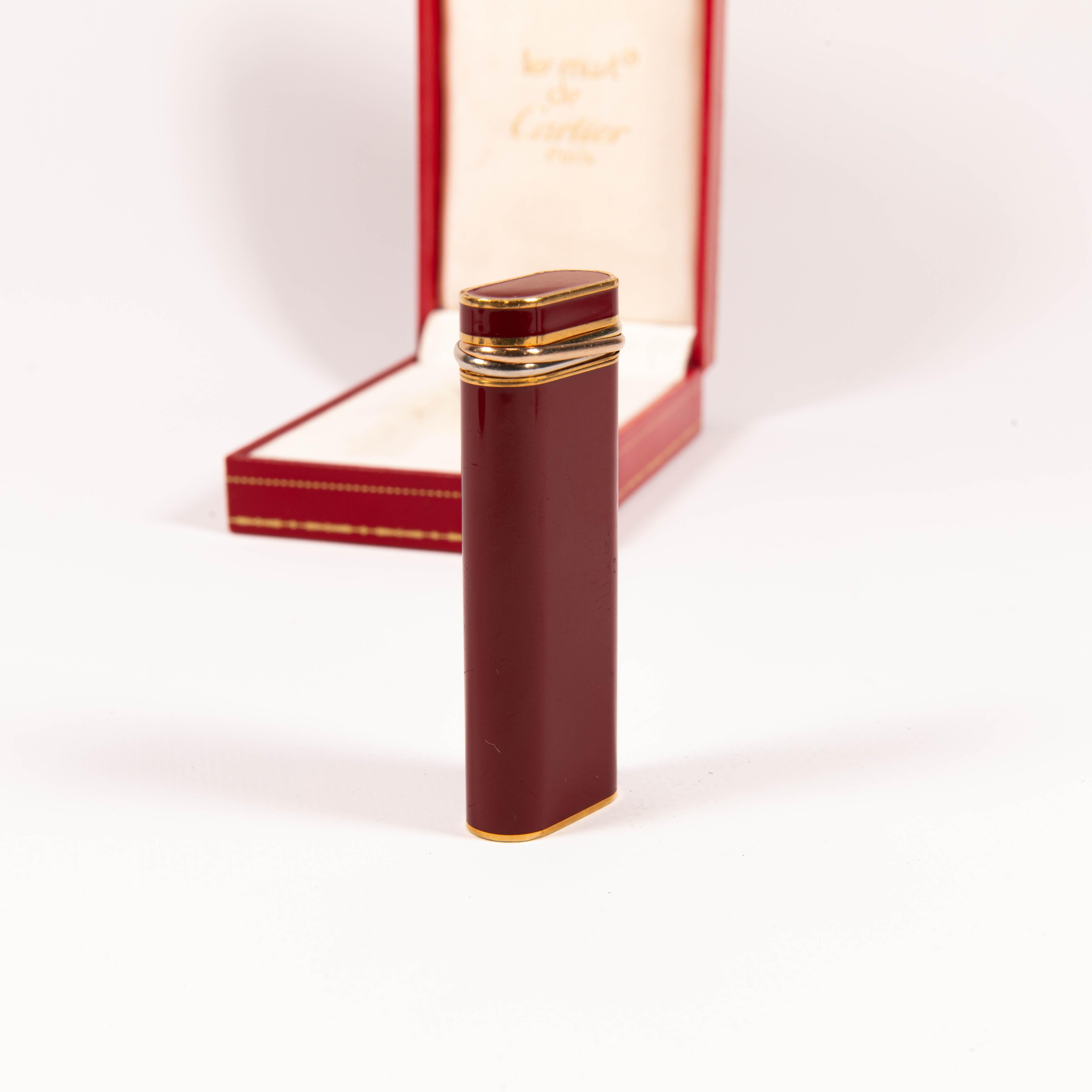 Femenino o masculino Encendedor Vintage Cartier Les Must Trinity Chapado en Oro con Laca Roja en Caja