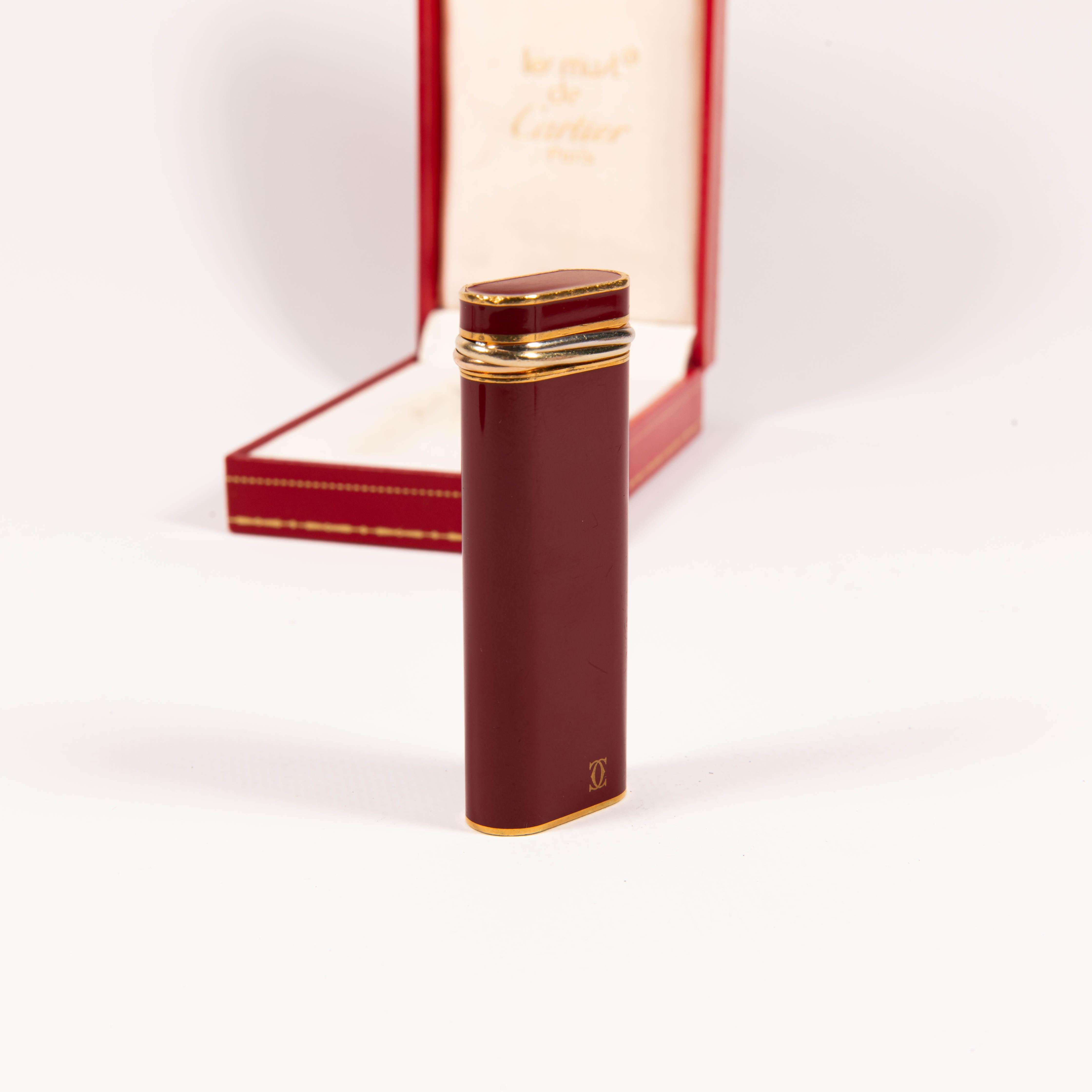 Encendedor Vintage Cartier Les Must Trinity Chapado en Oro con Laca Roja en Caja 2