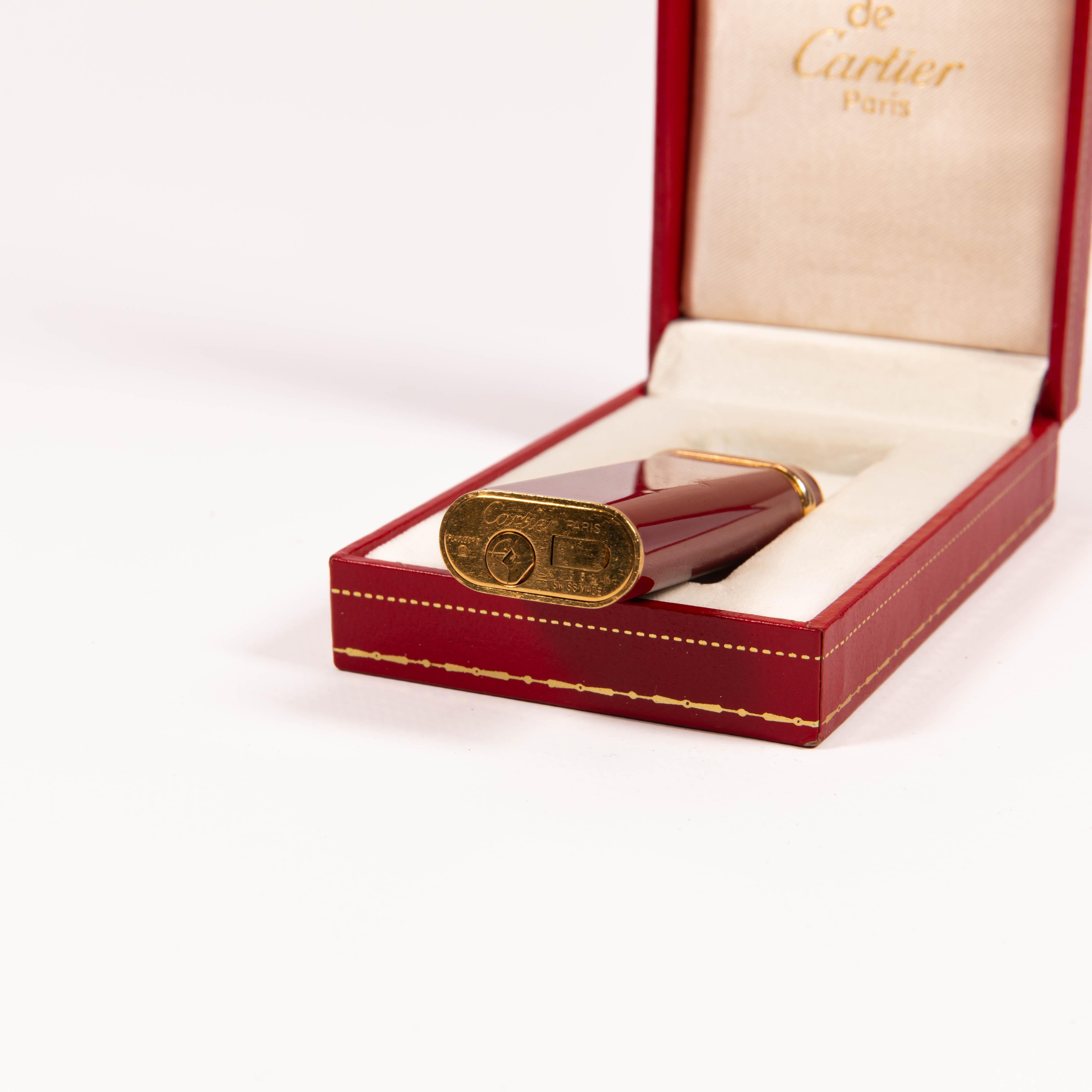 Encendedor Vintage Cartier Les Must Trinity Chapado en Oro con Laca Roja en Caja 5