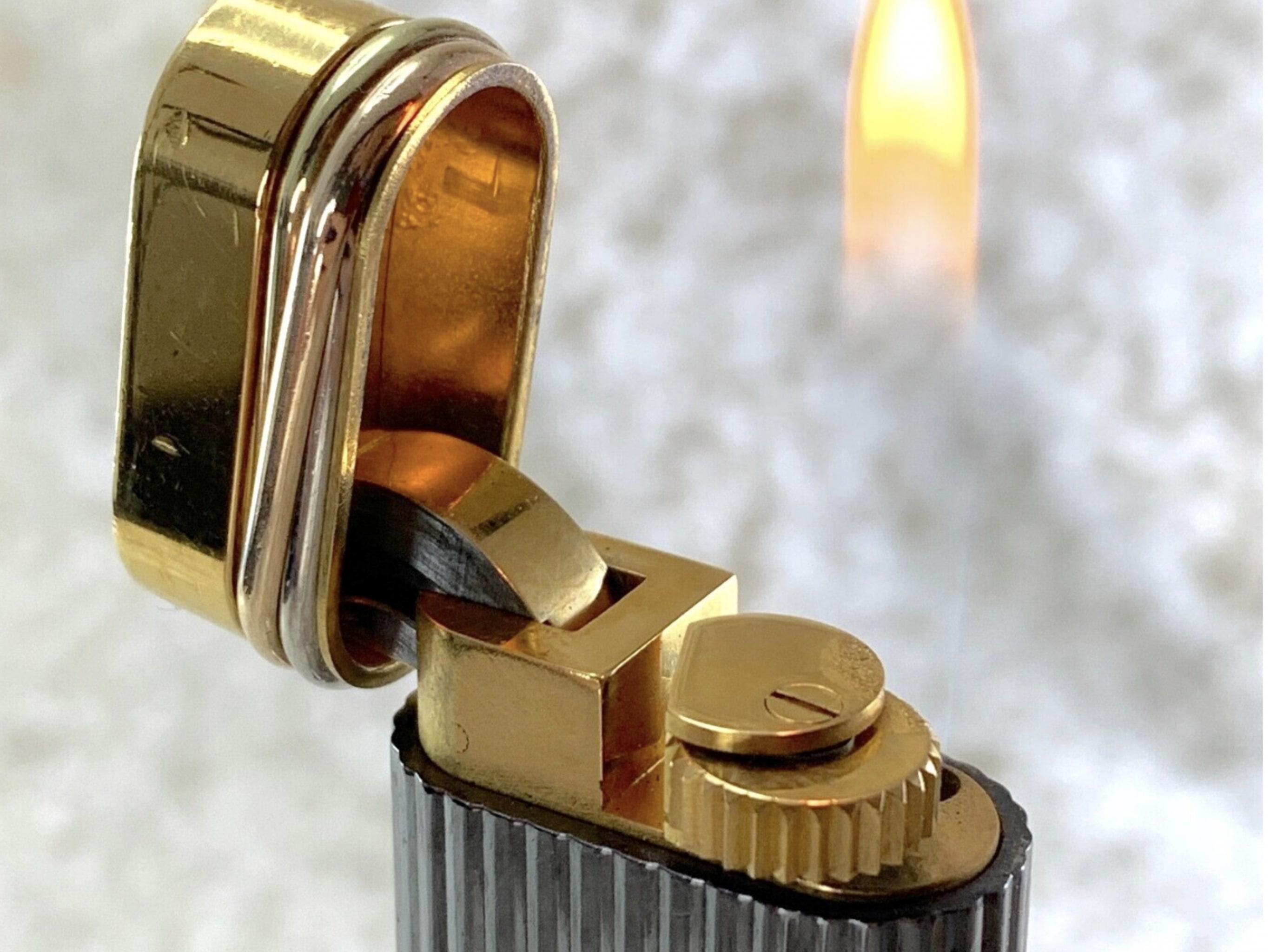 Vintage Cartier Lighter Short “Trinity” Rare Gold and Gunmetal “Godron” Model For Sale 3