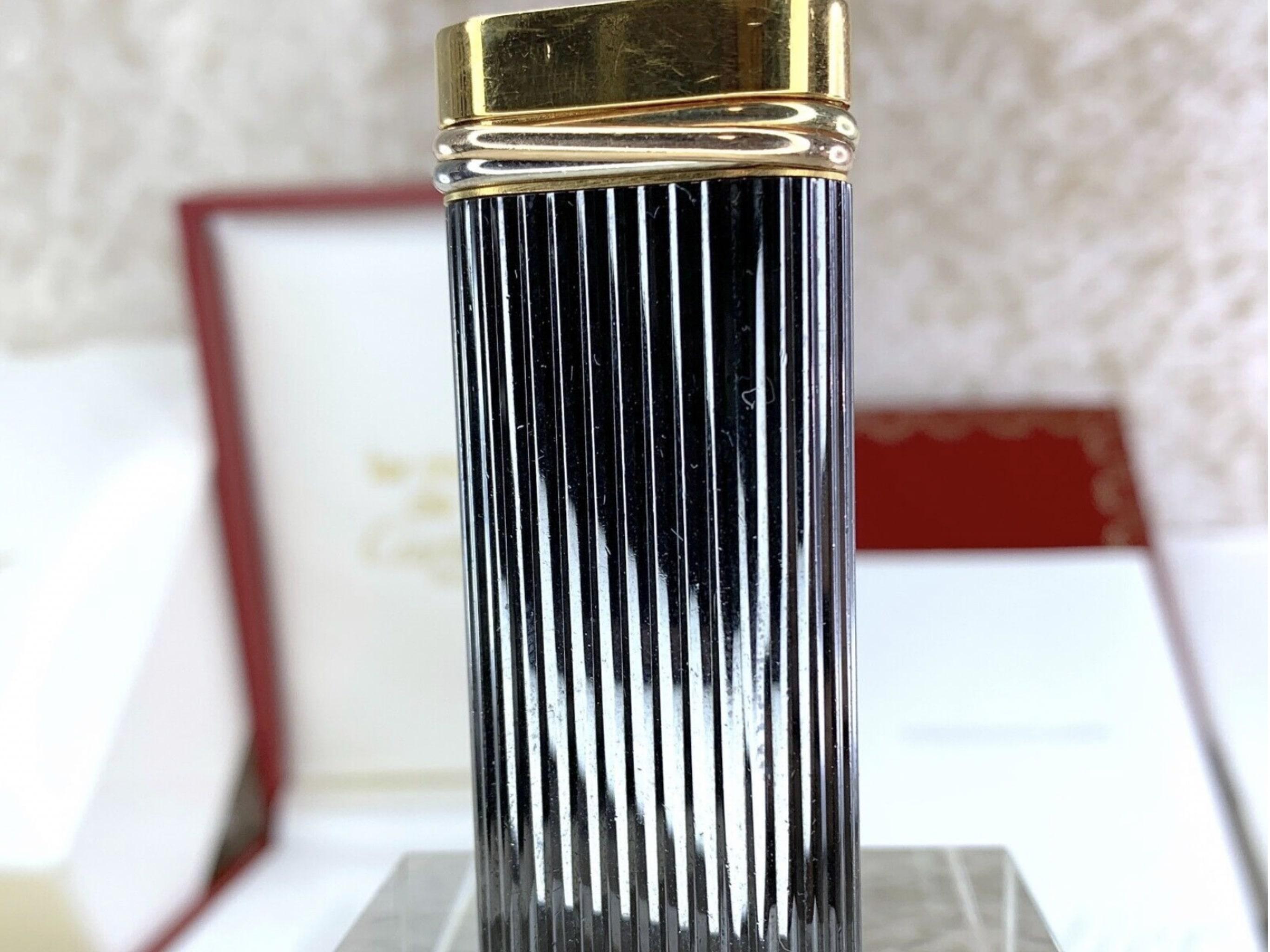 Vintage Cartier Lighter Short “Trinity” Rare Gold and Gunmetal “Godron” Model For Sale 5