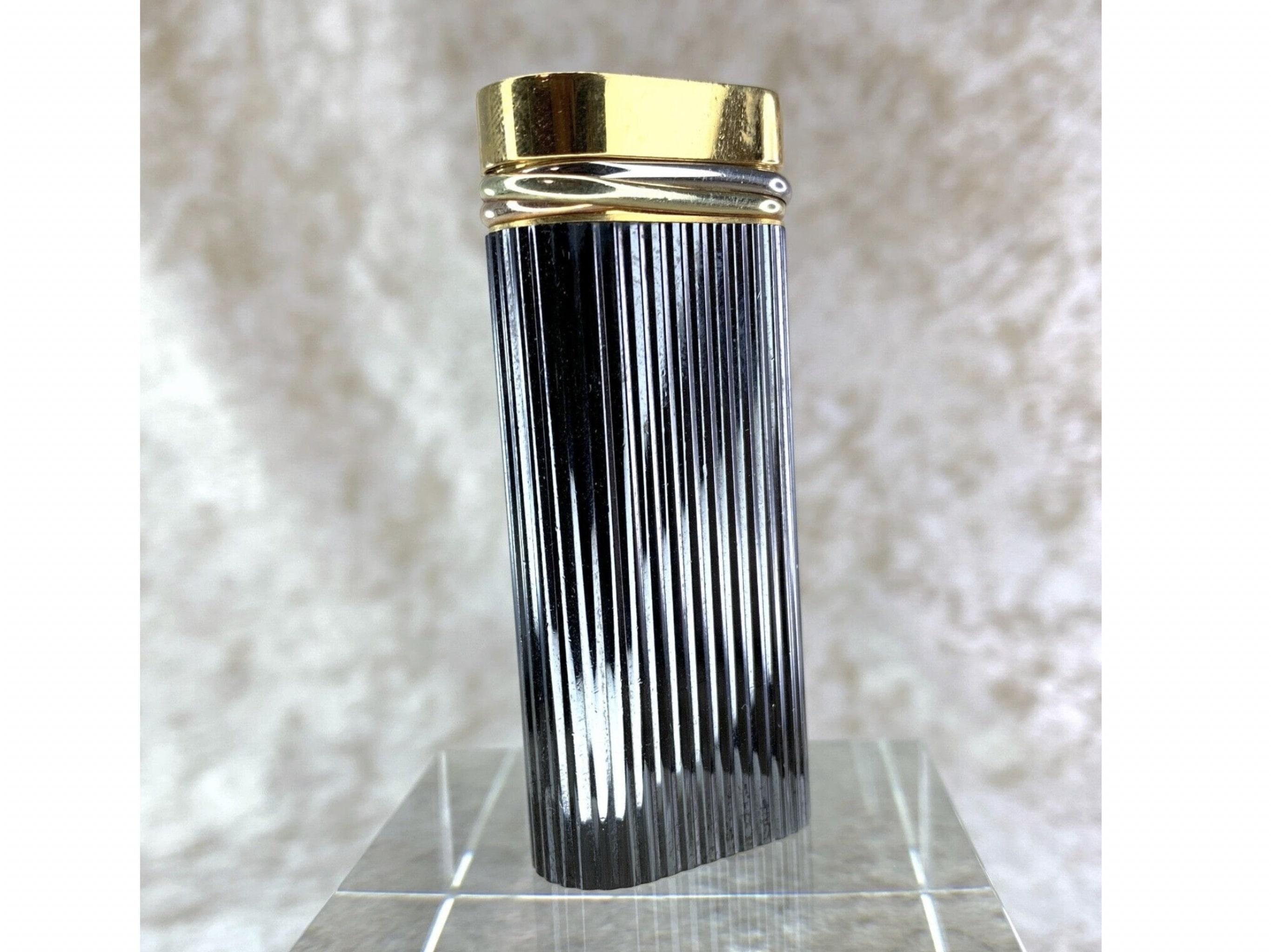 Vintage Cartier Lighter Short “Trinity” Rare Gold and Gunmetal “Godron” Model For Sale 6