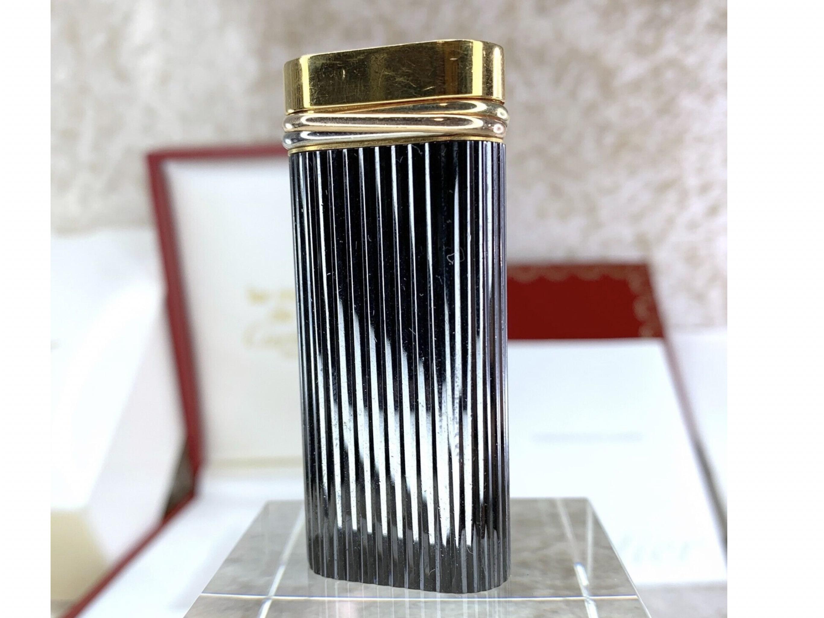 Modern Vintage Cartier Lighter Short “Trinity” Rare Gold and Gunmetal “Godron” Model For Sale