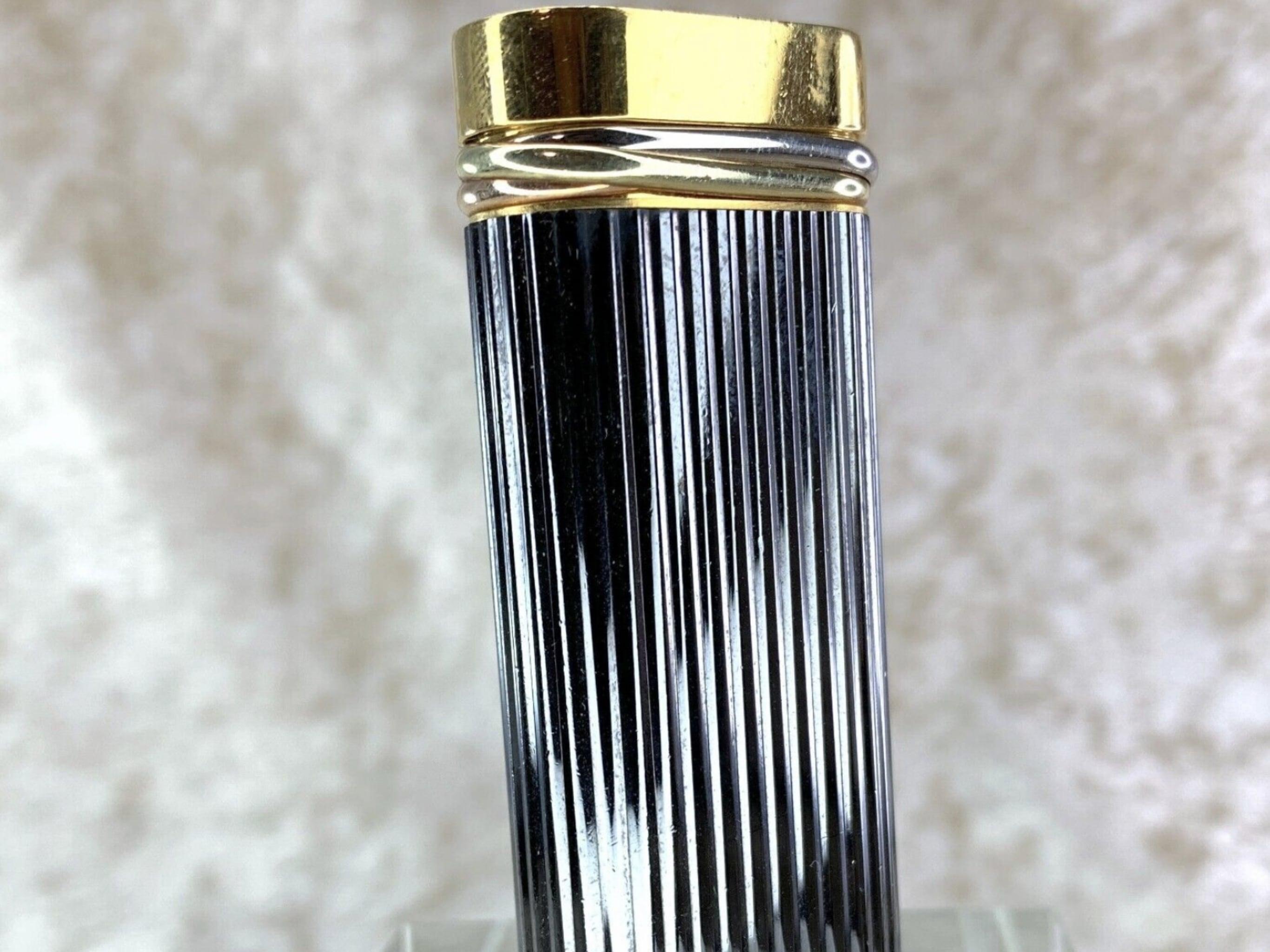 Vintage Cartier Lighter Short “Trinity” Rare Gold and Gunmetal “Godron” Model For Sale 1