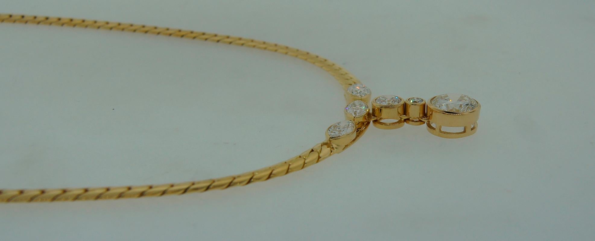 Vintage Cartier Necklace 18k Gold Diamond Estate Jewelry In Excellent Condition In Beverly Hills, CA