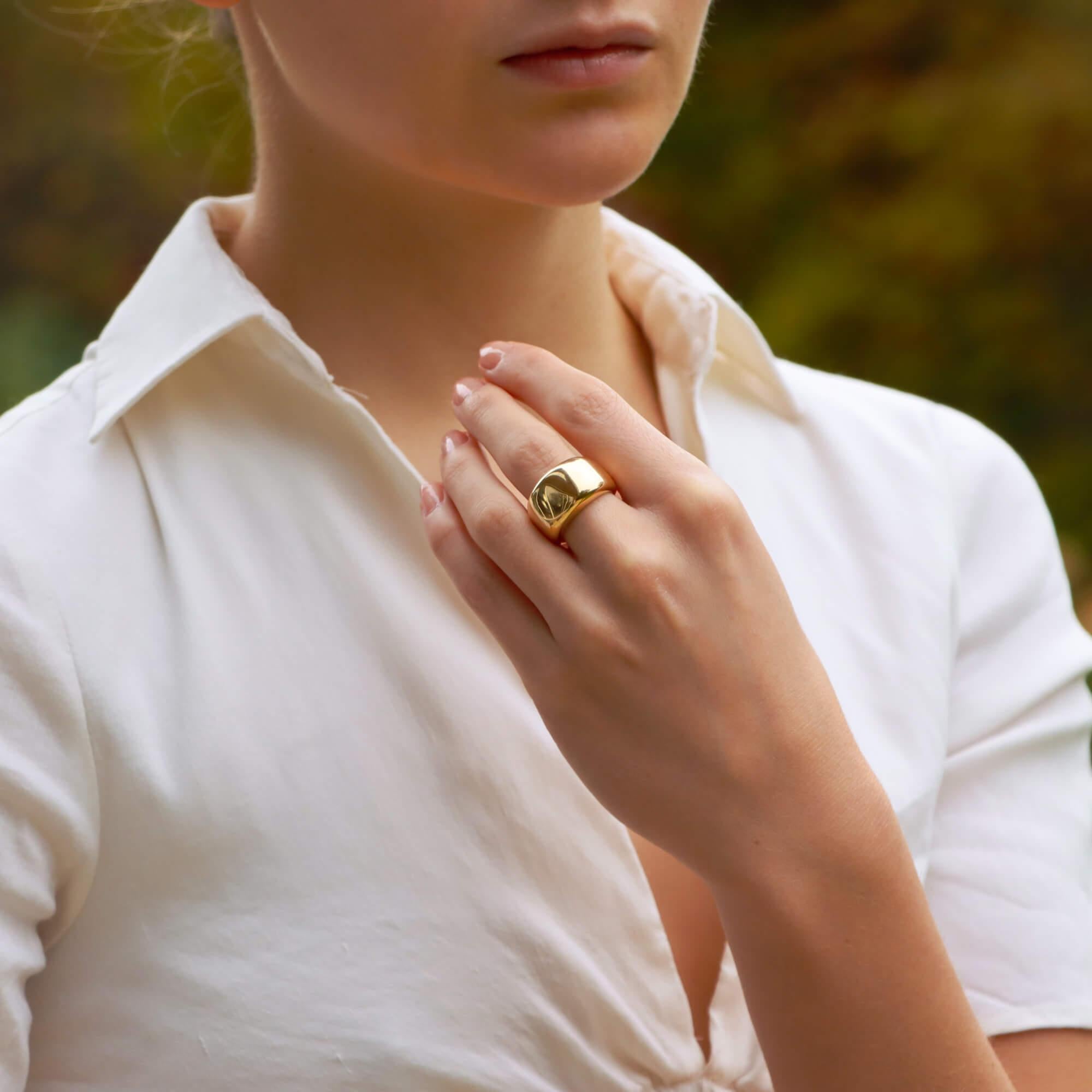 A beautiful vintage Cartier ‘New Wave’ bombe ring set in 18k yellow gold.

From the now discontinued New Wave collection, the ring is composed of a bombe design. 

Due to the design and size this ring could be worn for a variety of occasions. The