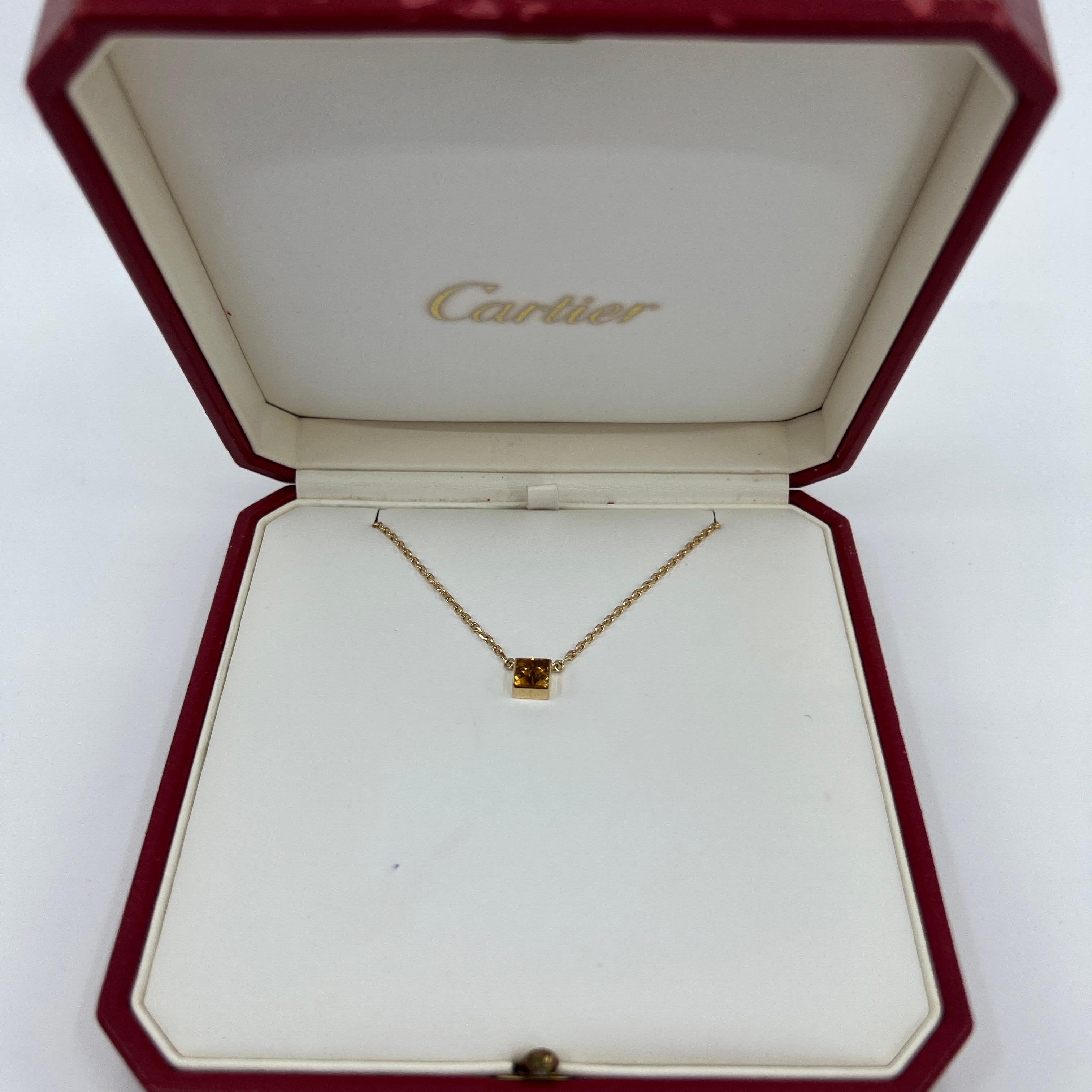 18 Karat Weißgold Tank-Anhänger-Halskette von Cartier mit blauem Aquamarin im Kissenschliff (Carréeschliff)