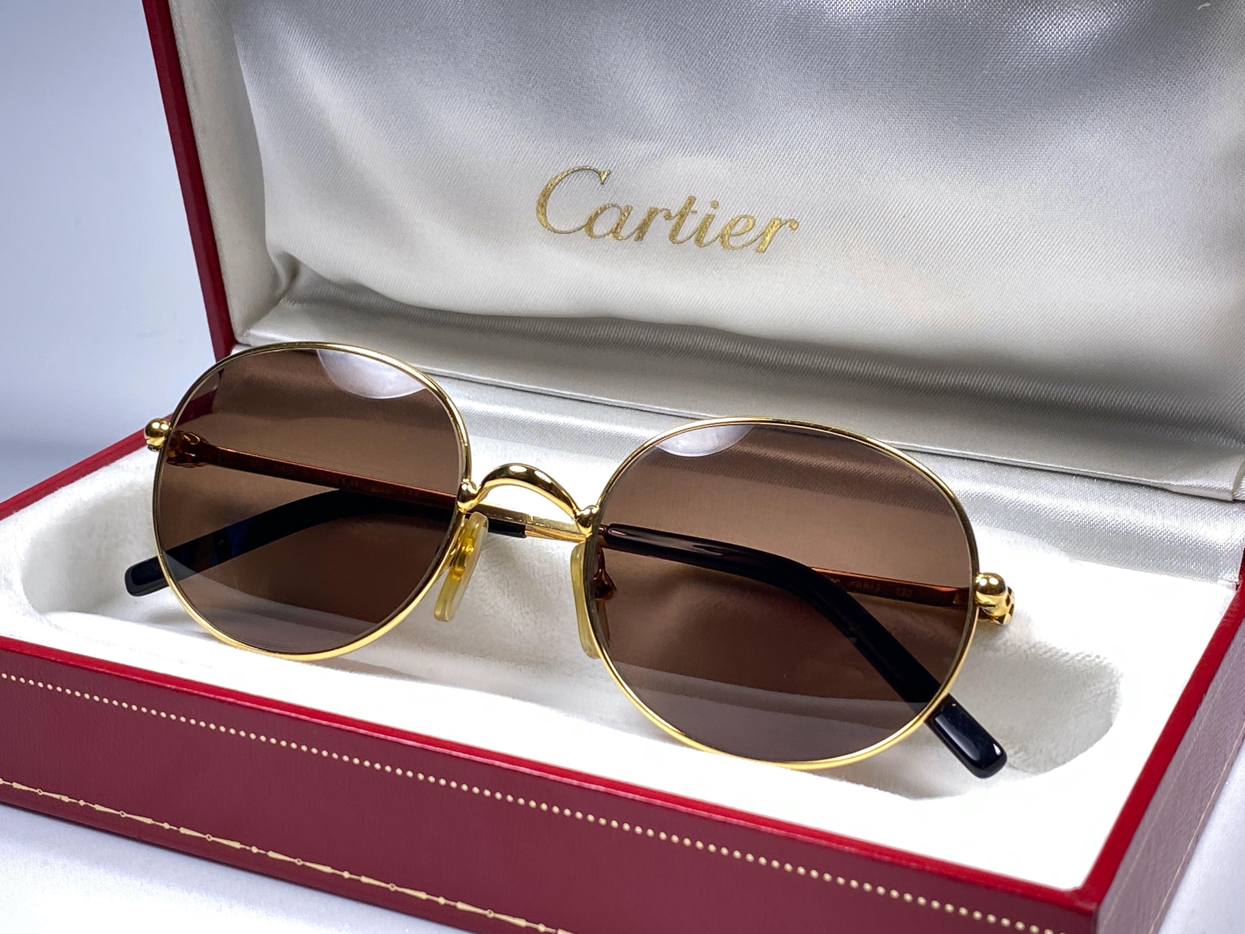 Women's or Men's Vintage Cartier Oval Gold Antares 49mm Oval Frame 18k Plated Sunglasses France For Sale