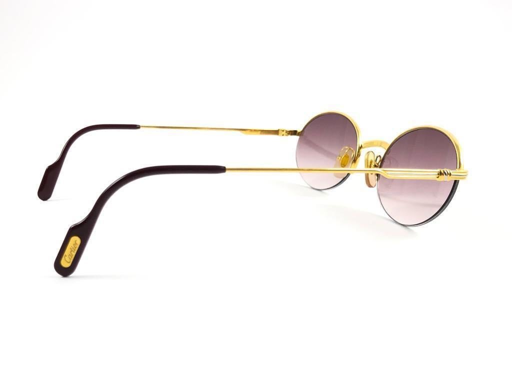 Women's or Men's Vintage Cartier Oval Gold Manhattan 53mm Frame 18k Plated Sunglasses France For Sale