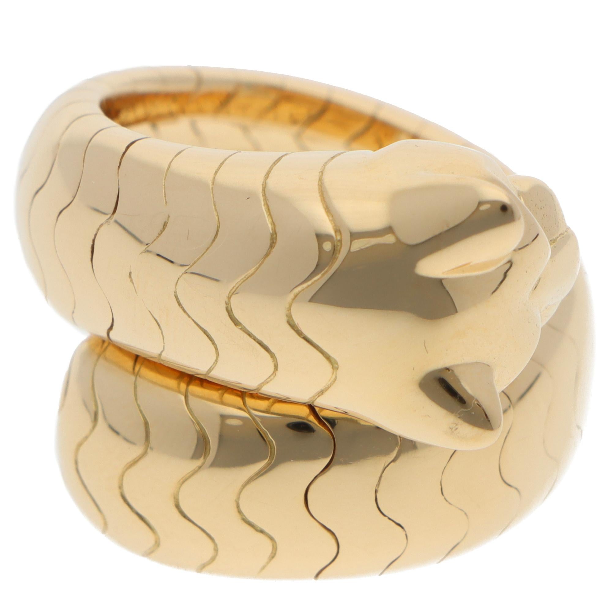 Women's or Men's Vintage Cartier Panthère Lakarda Ring in Yellow Gold For Sale