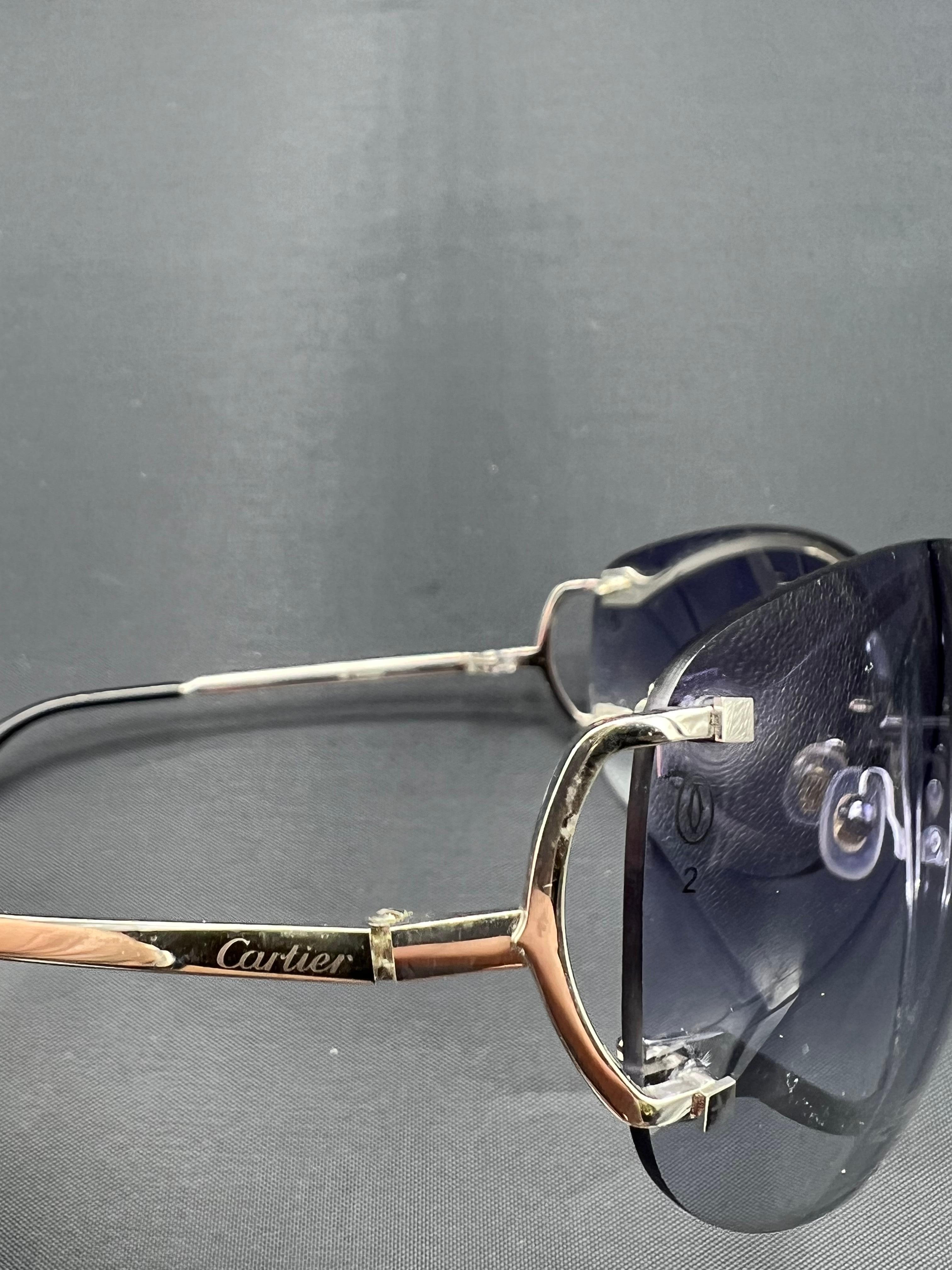 Lunettes de soleil ovales vintage Cartier Paris avec étui  en vente 6