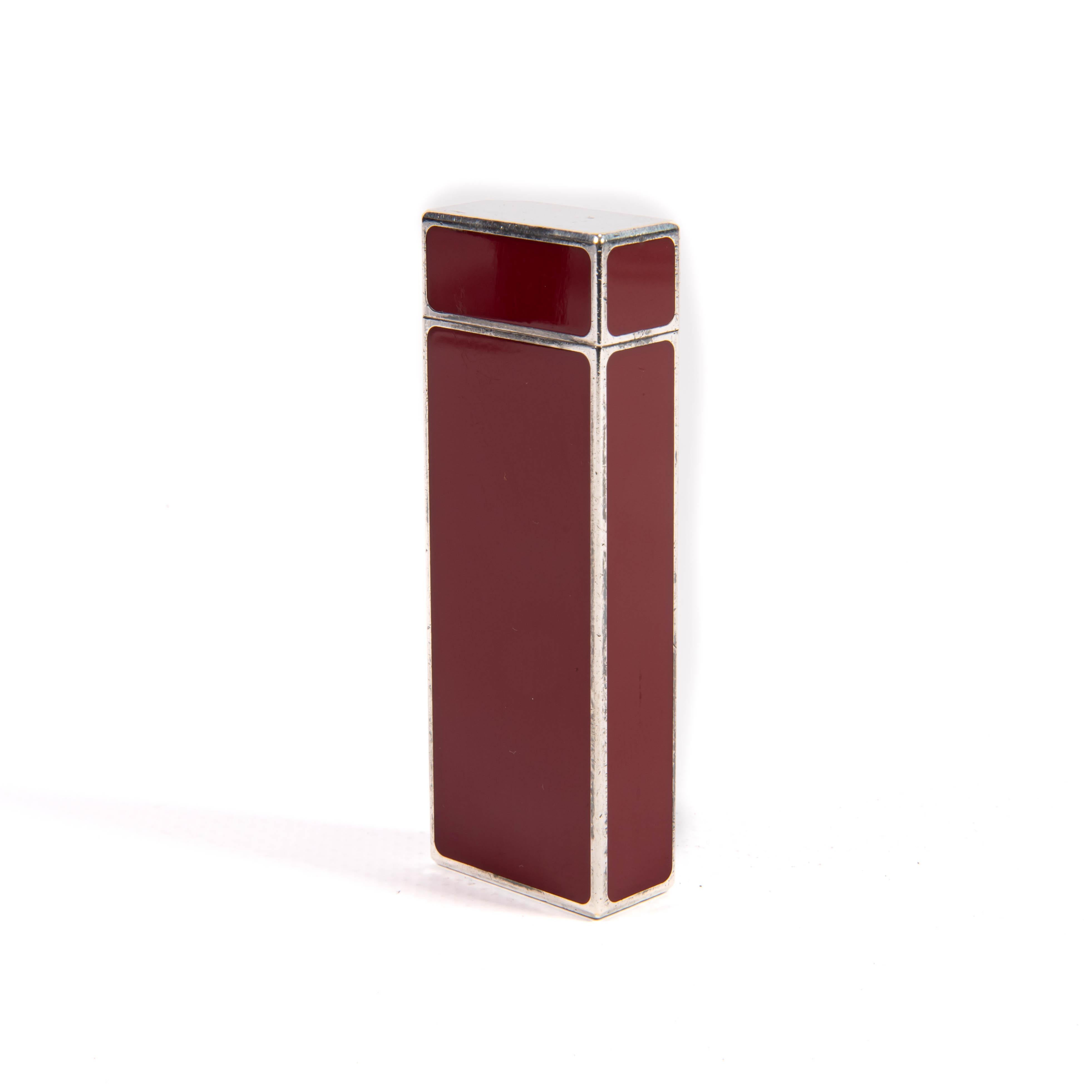 Vintage CARTIER Briquet Pentagone Rouge Laqué 1970 Unisexe en vente