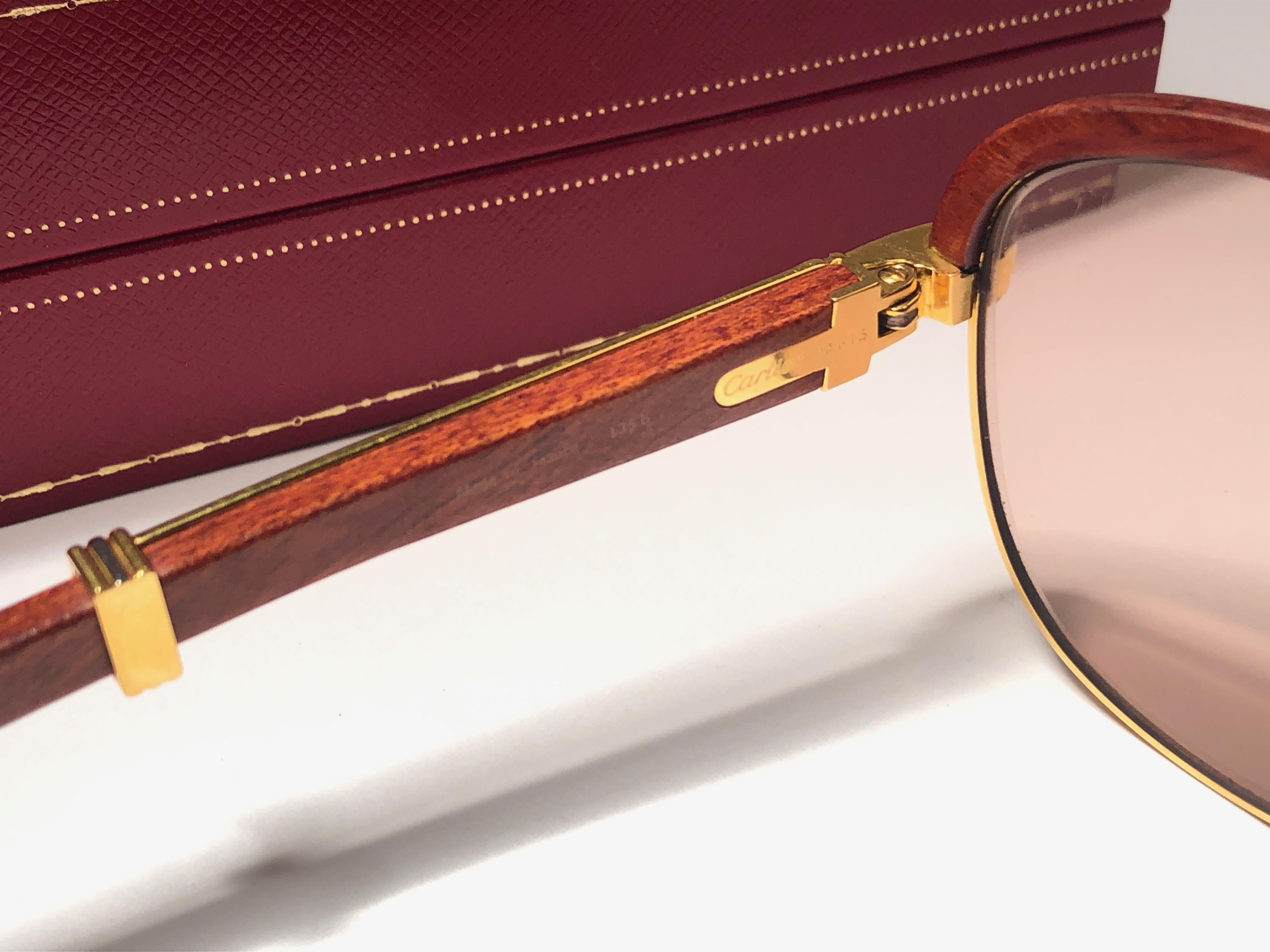 Vintage Cartier Rosewood Malmaison Precious Wood and Gold 56mm Sunglasses  In Excellent Condition For Sale In Baleares, Baleares