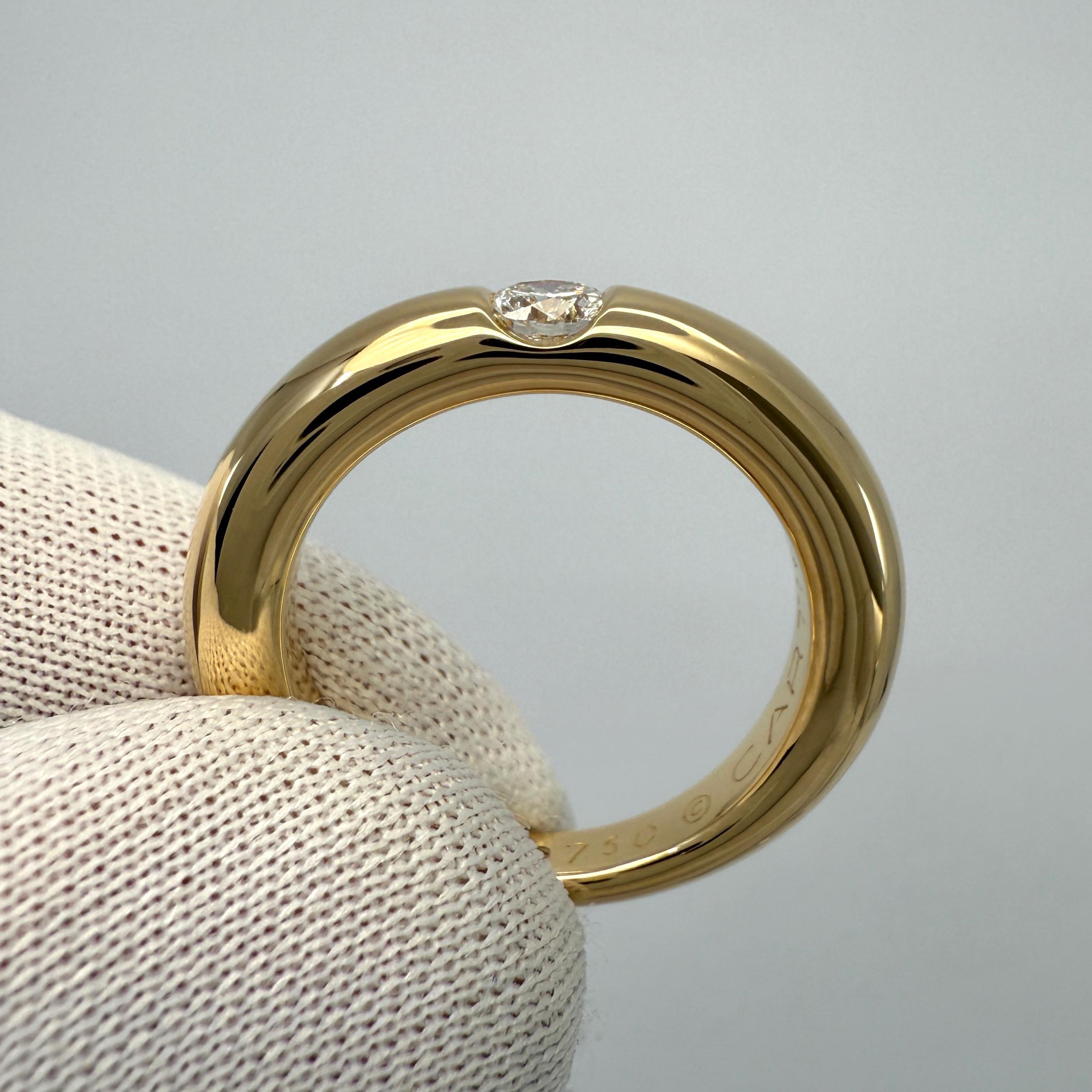 Vintage Cartier Round 0.25ct Diamond Ellipse 18k Yellow Gold Solitaire Band Ring In Excellent Condition For Sale In Birmingham, GB