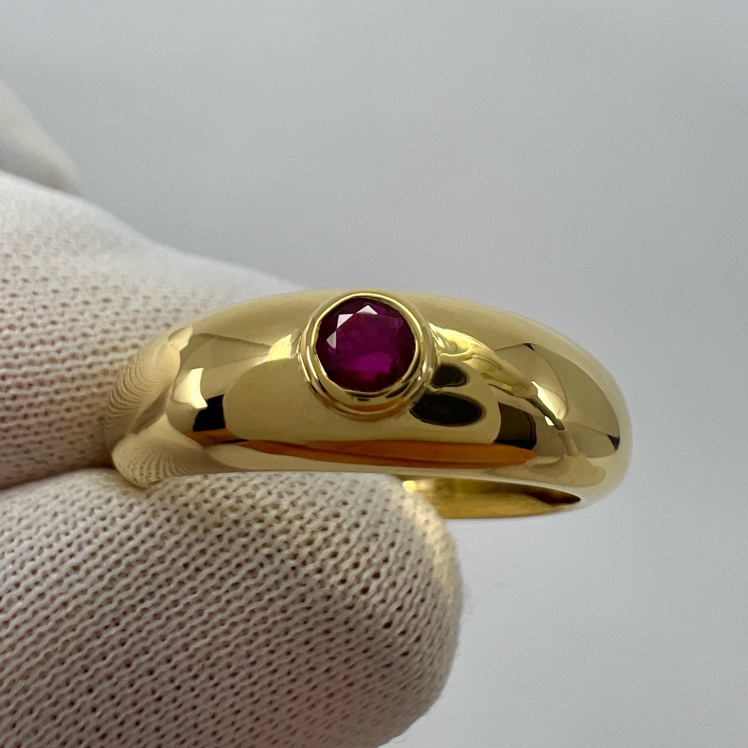 Cartier, bague de style signet en or jaune 18 carats avec rubis rouge taille ronde taille US5,5 7
