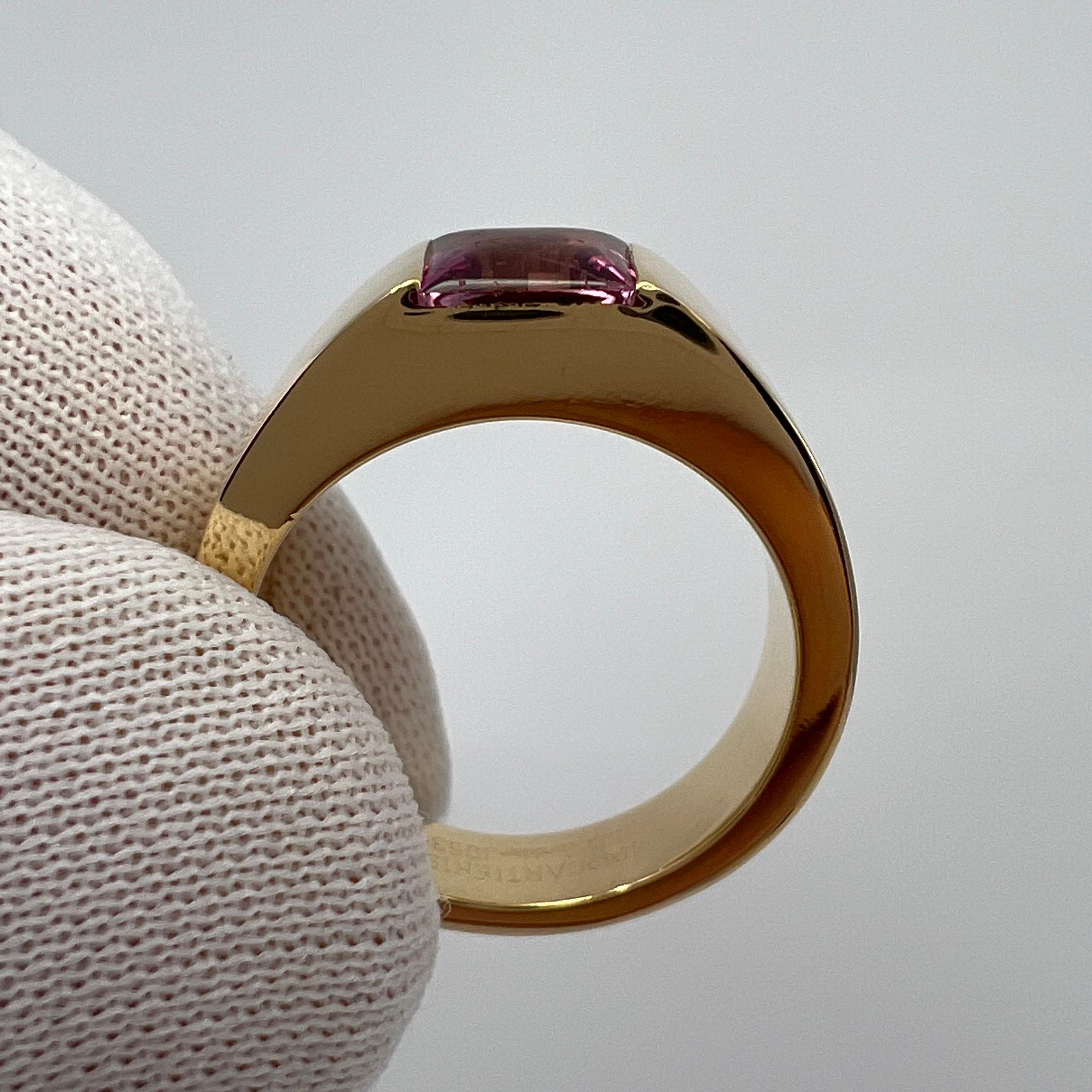 Vintage Cartier Rubellite Pink Tourmaline 18k Yellow Gold Solo Tank Band Ring In Excellent Condition In Birmingham, GB