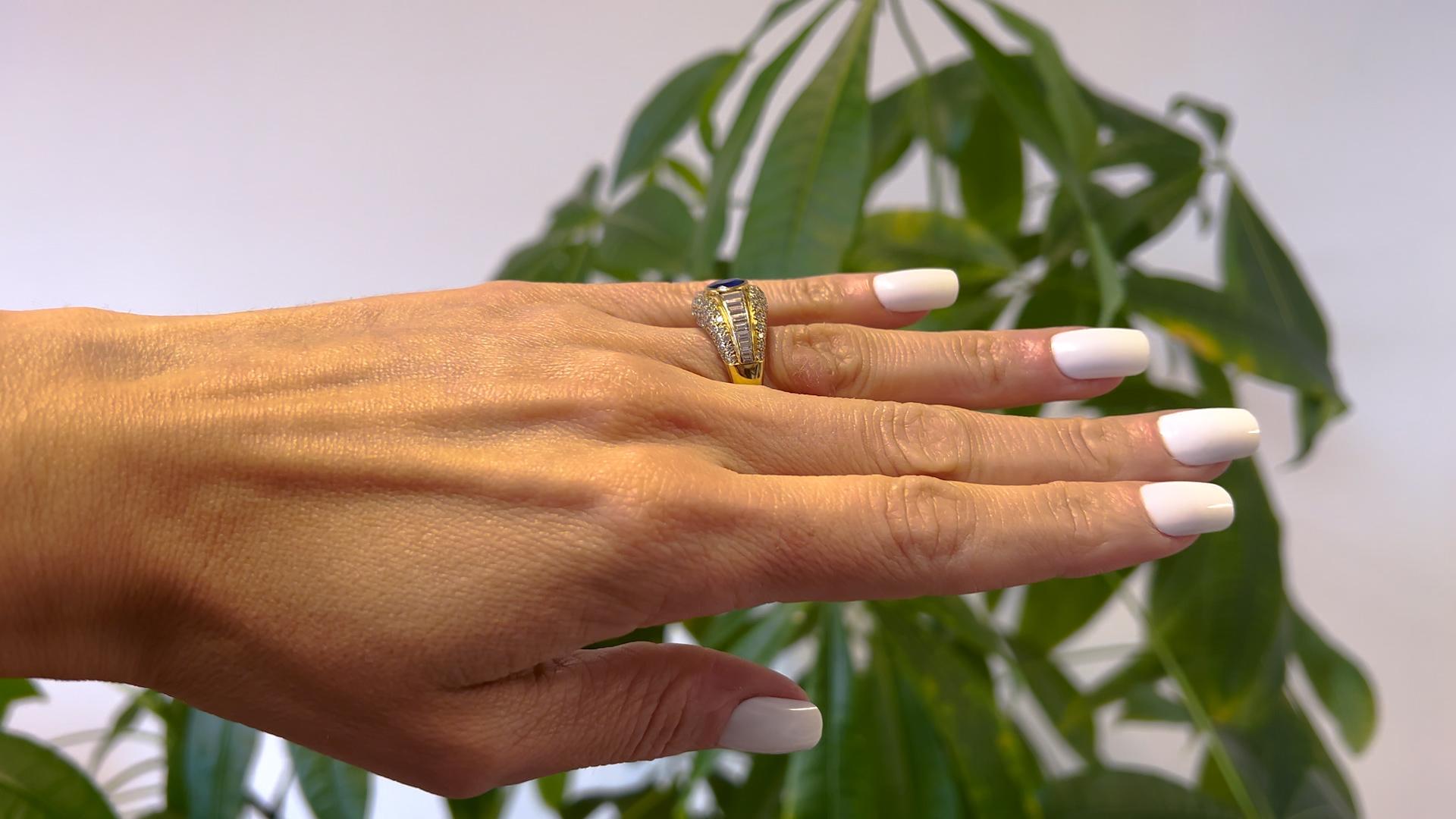 Anillo vintage Cartier de zafiro y diamantes de oro amarillo de 18k en Bueno Estado en Beverly Hills, CA