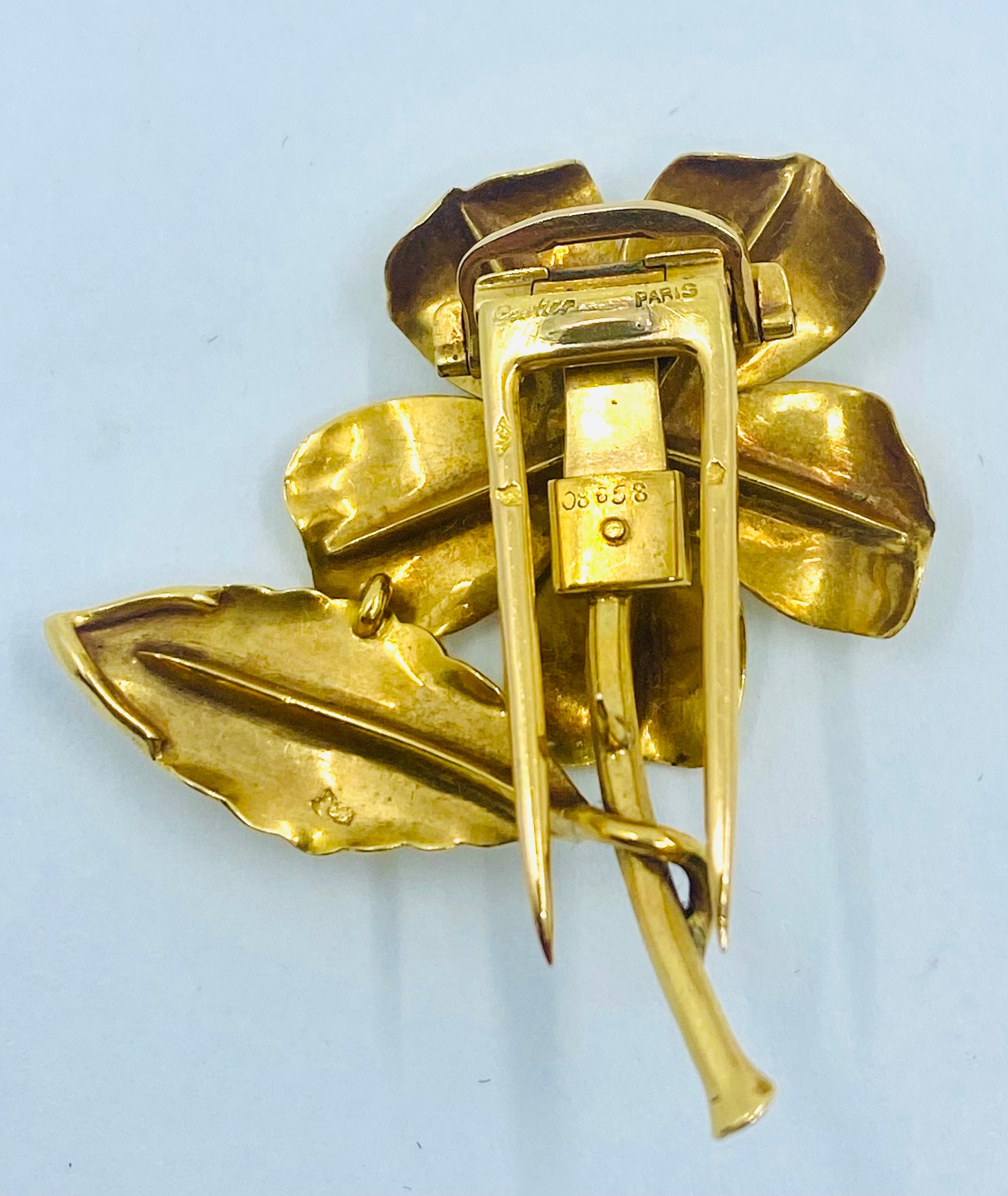 Women's Vintage Cartier Sapphire Gold Brooch For Sale
