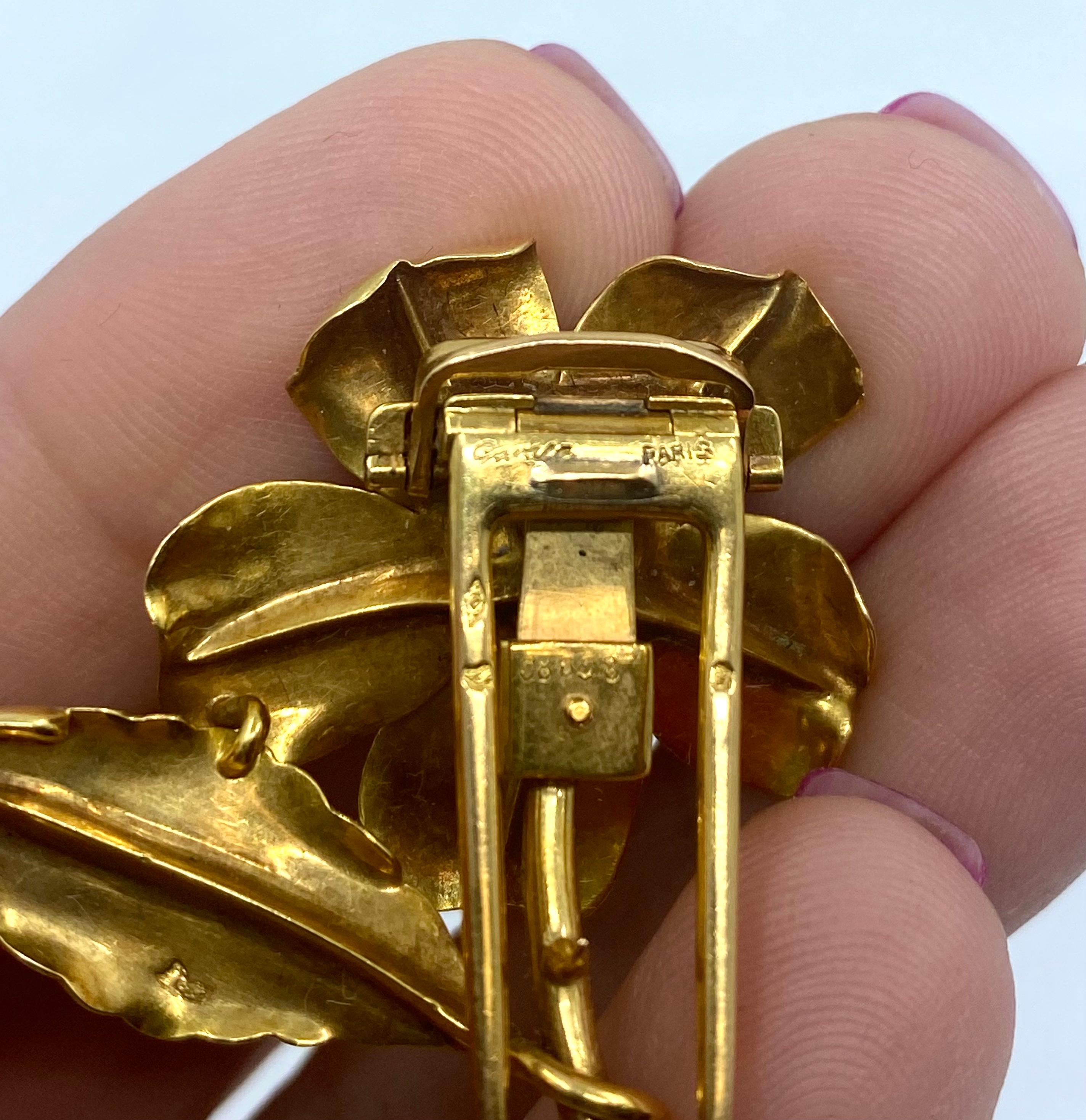 Vintage Cartier Sapphire Gold Brooch For Sale 2