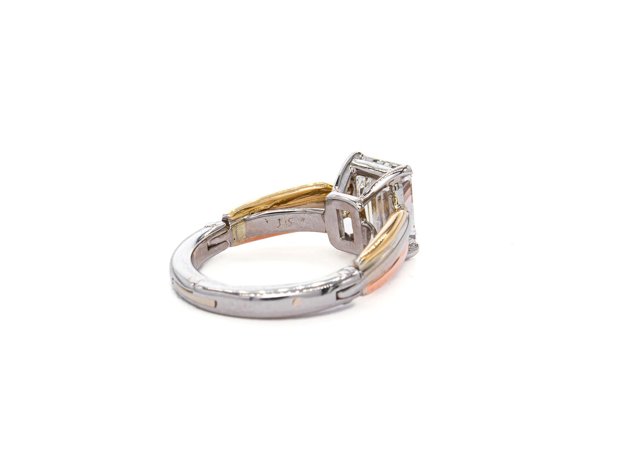 Vintage Cartier signiert 1,92 Karat F VVS1 Smaragdschliff Dreifarbig Trinity Solitaire im Zustand „Hervorragend“ im Angebot in New York, NY