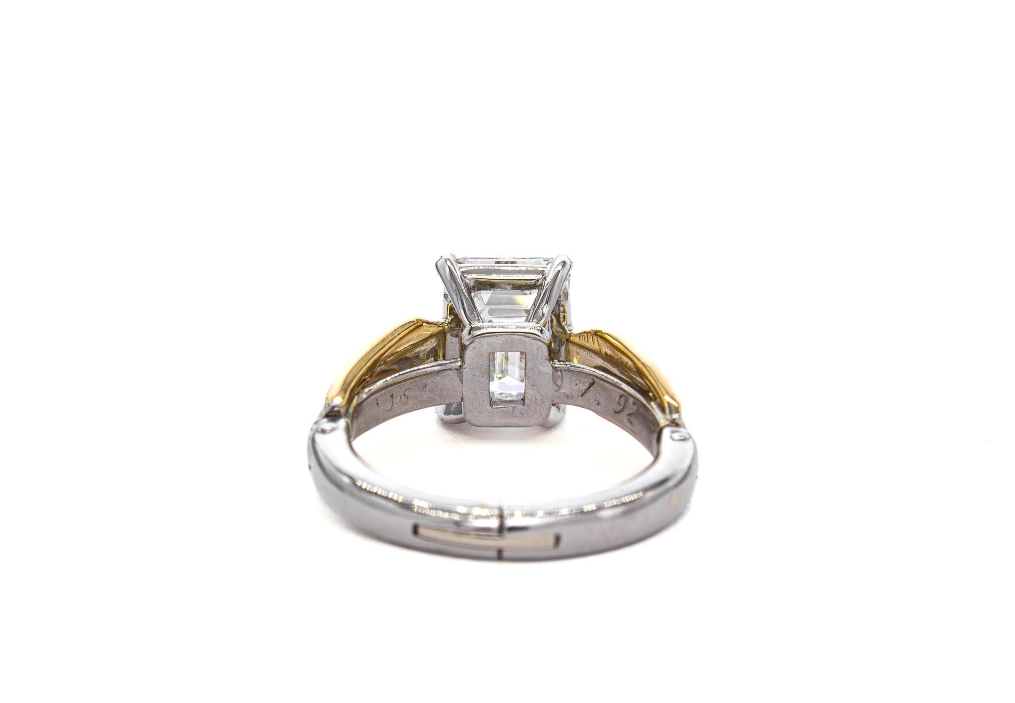 Vintage Cartier signiert 1,92 Karat F VVS1 Smaragdschliff Dreifarbig Trinity Solitaire für Damen oder Herren im Angebot