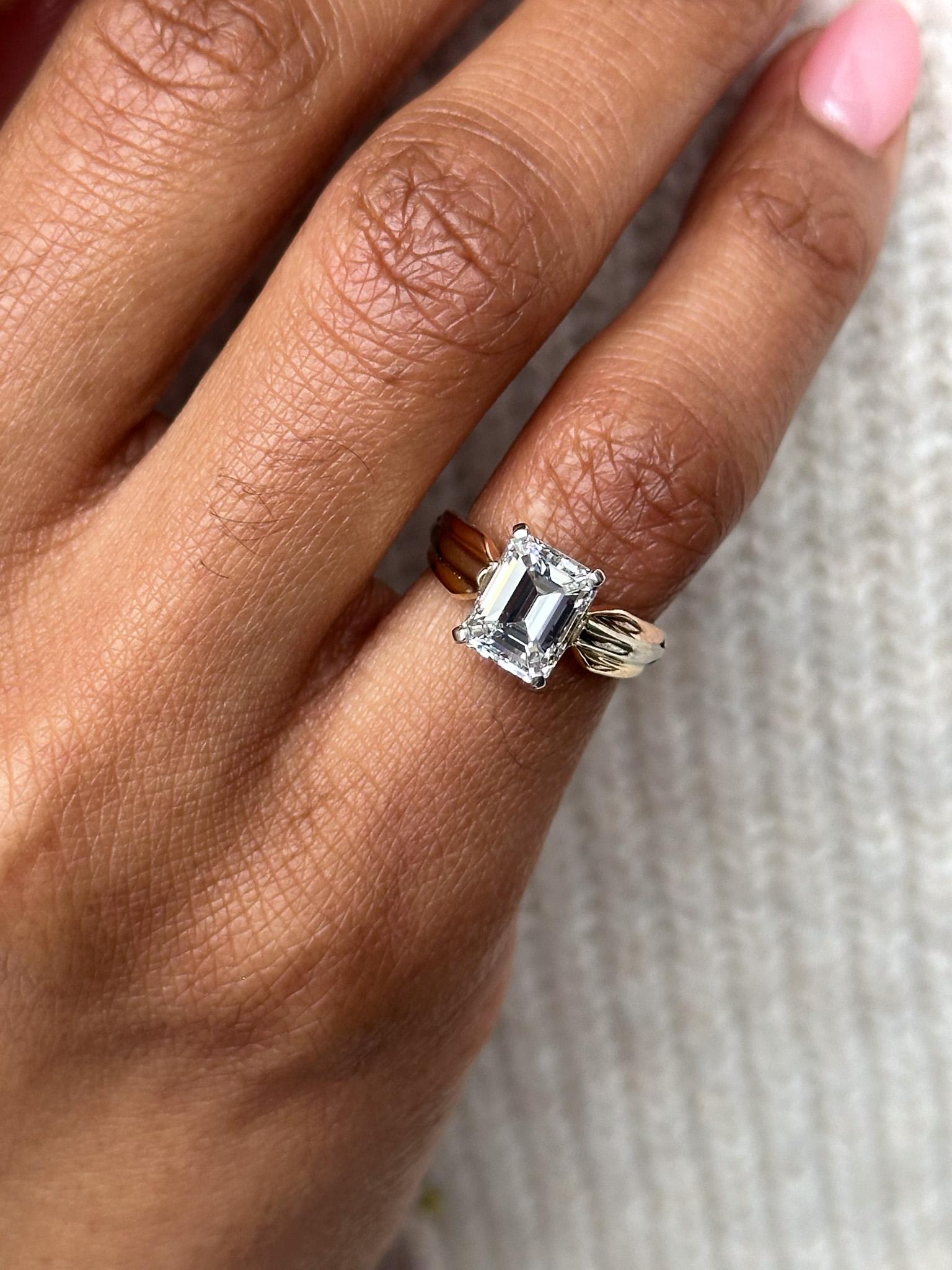 Vintage Cartier signiert 1,92 Karat F VVS1 Smaragdschliff Dreifarbig Trinity Solitaire im Angebot 2