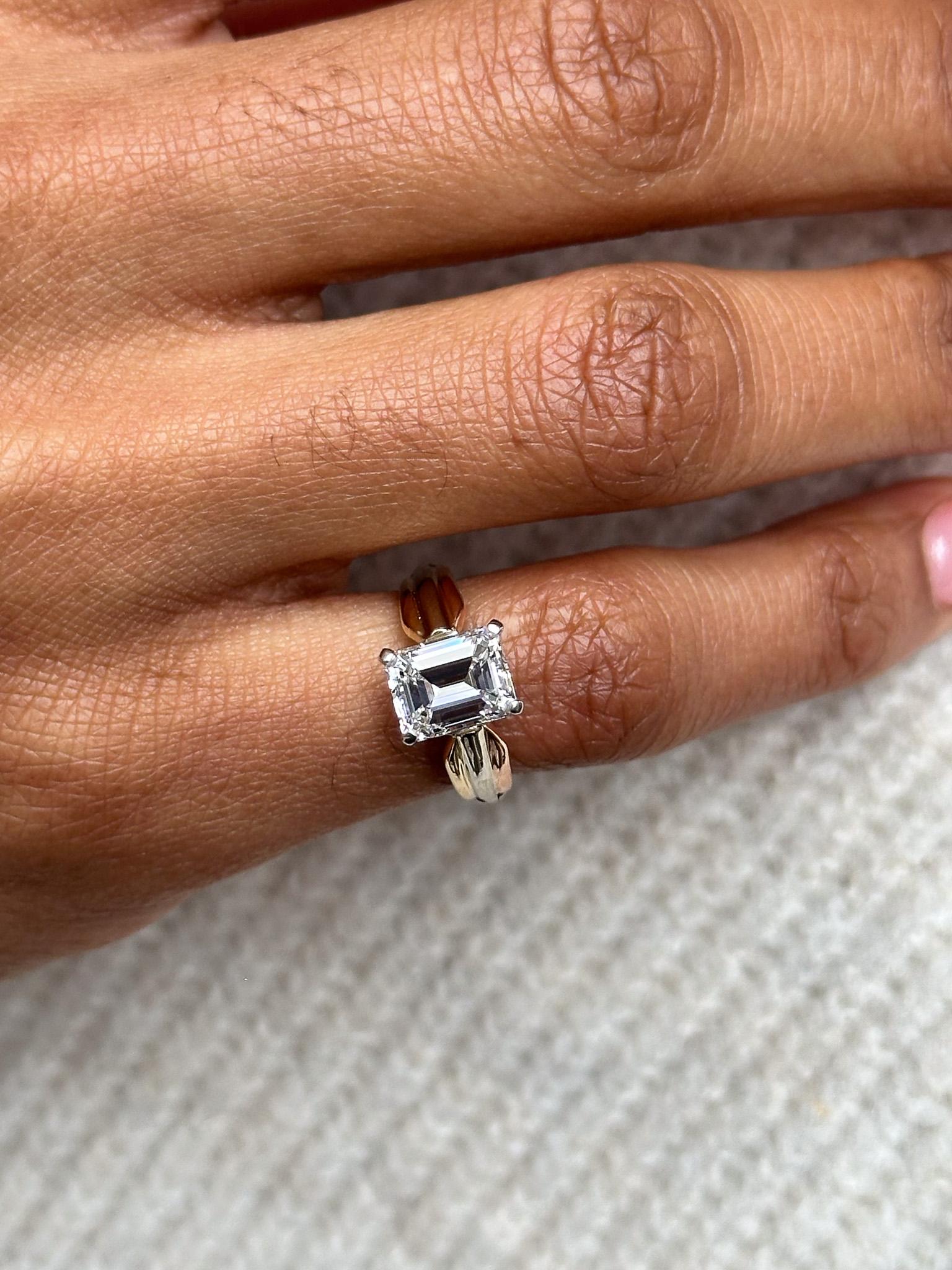 Vintage Cartier signiert 1,92 Karat F VVS1 Smaragdschliff Dreifarbig Trinity Solitaire im Angebot 3