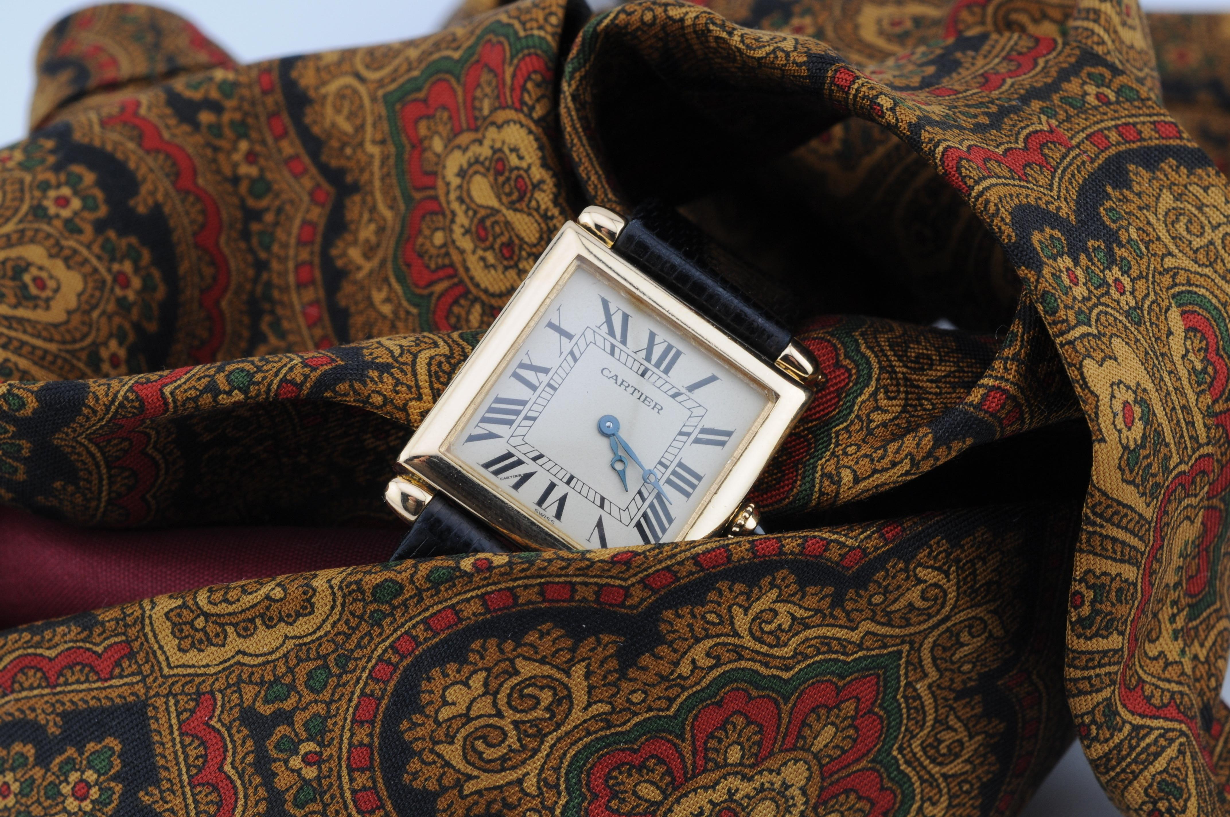 Estetismo Cartier Tank Obus d'epoca in oro giallo 18 carati Ref.16302
