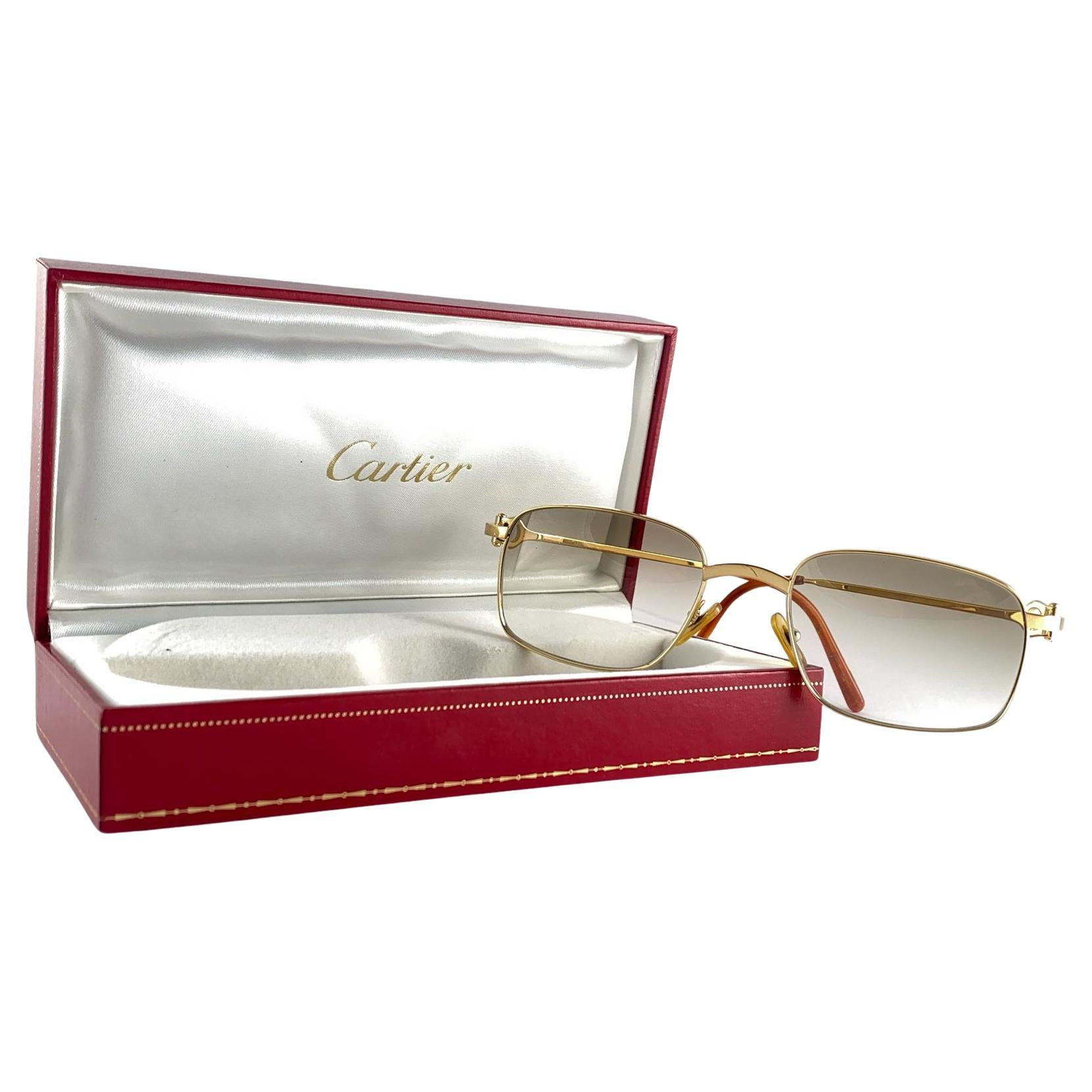 Vintage Cartier Temper 54mm 18k Gold Sunglasses Made in France In Excellent Condition For Sale In Baleares, Baleares