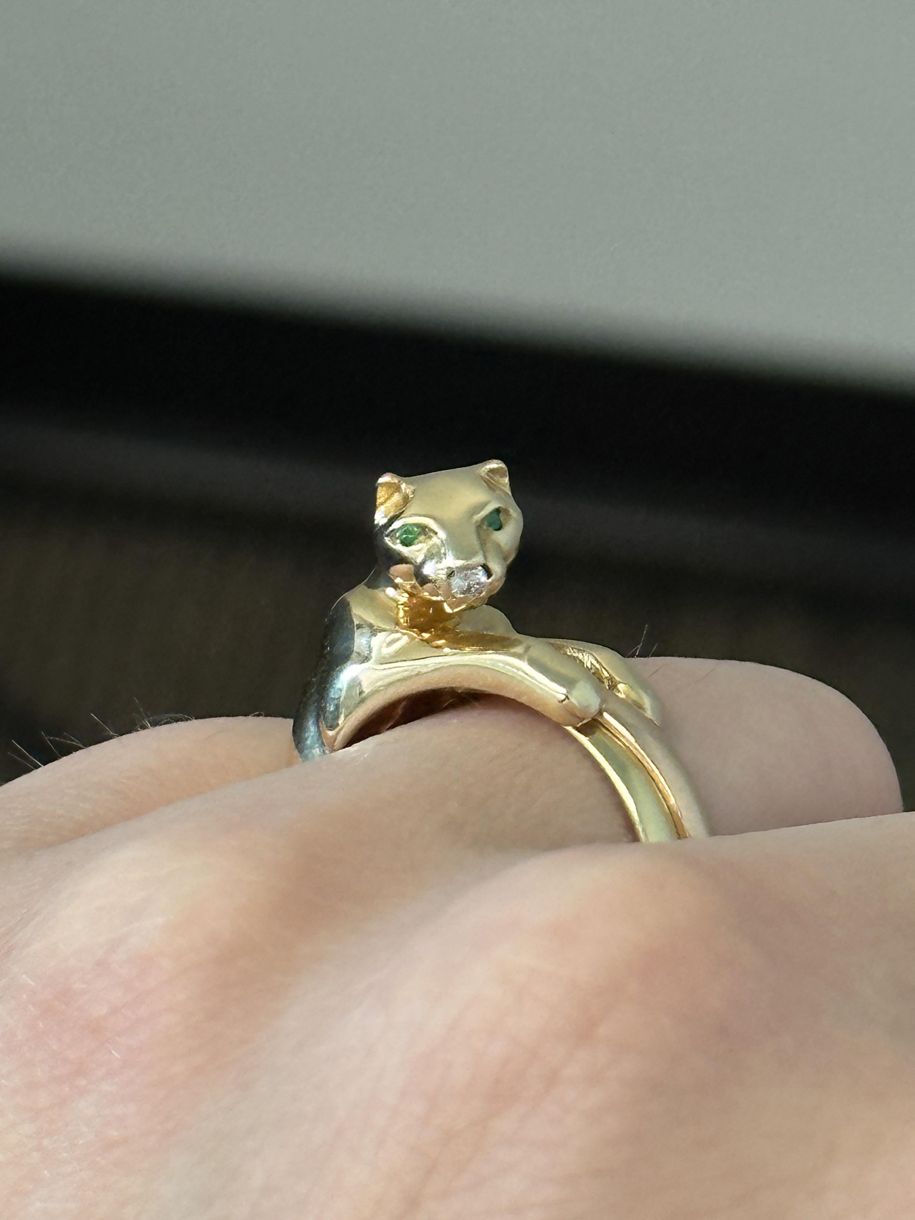 Contemporaneo Anello Cartier Trinity Panther d'epoca in oro 18 carati con naso di diamante e occhi di smeraldo in vendita
