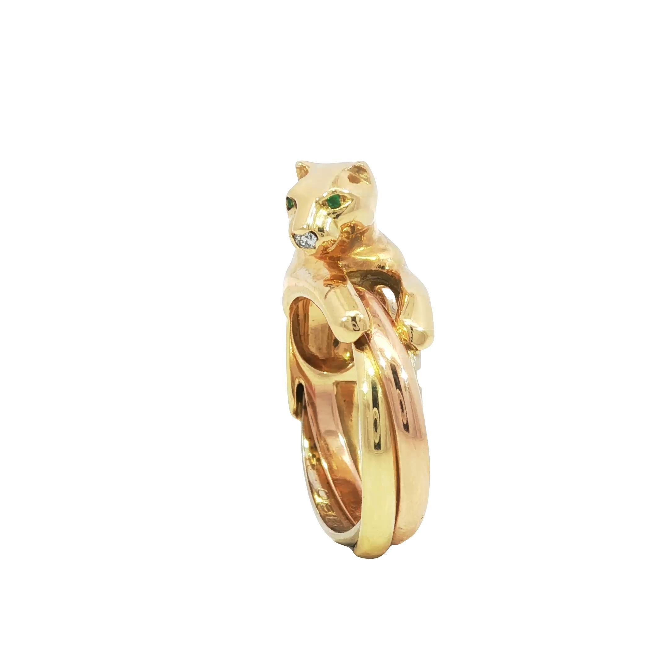 Taglio rotondo Anello Cartier Trinity Panther d'epoca in oro 18 carati con naso di diamante e occhi di smeraldo in vendita