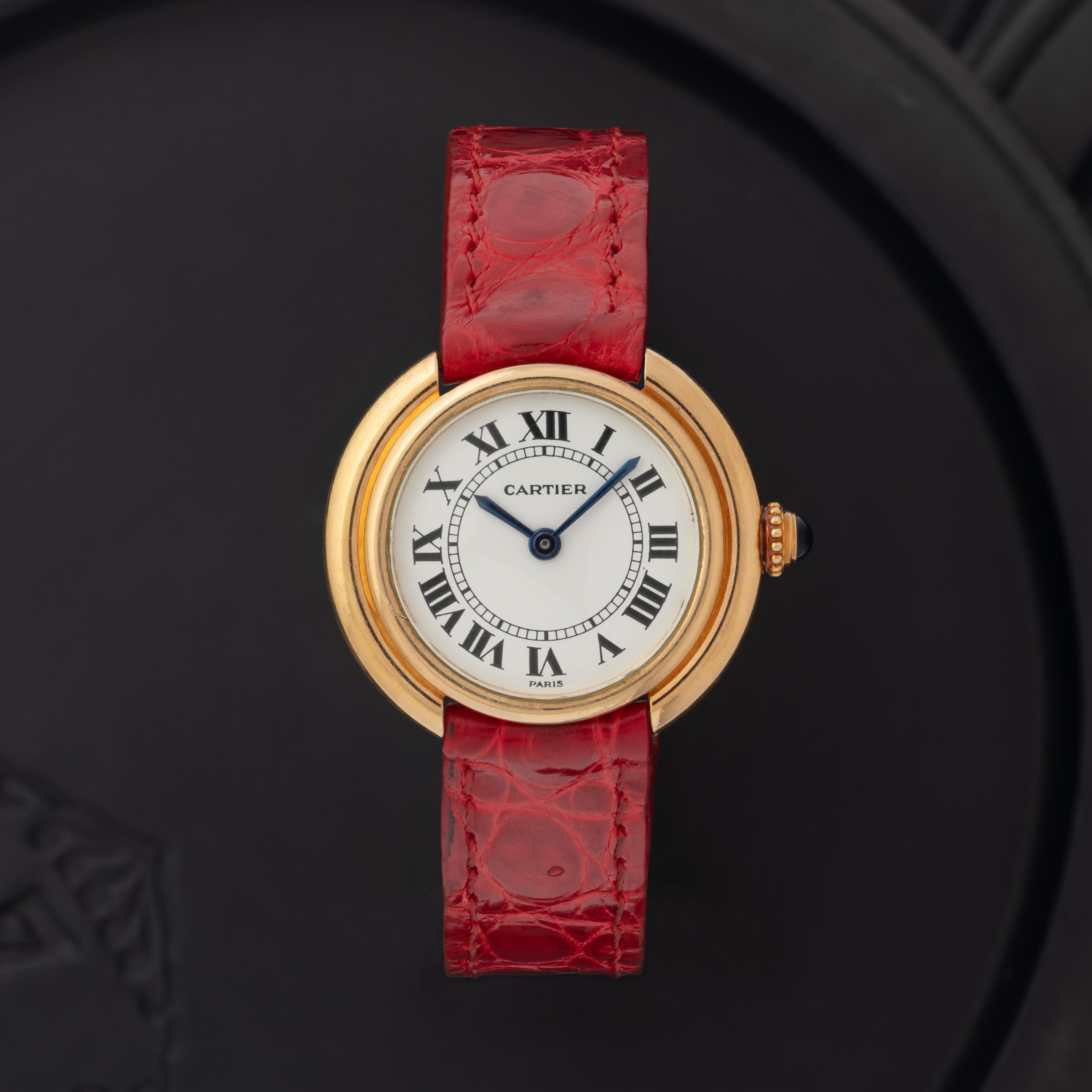 Schöpfer: Cartier
Modell: Vendome 67080
Jahr: 1970er Jahre
MATERIAL: 18K Gelbgold Gehäuse 18K Gelb Cartier Faltschließe
Gehäuse-Abmessung: 26mm
Riemen: Vintage Red Lizard Strap
Uhrwerk: Handaufzug
Zustand: Sehr gut - Vintage By Zustand
Gewicht: 32
