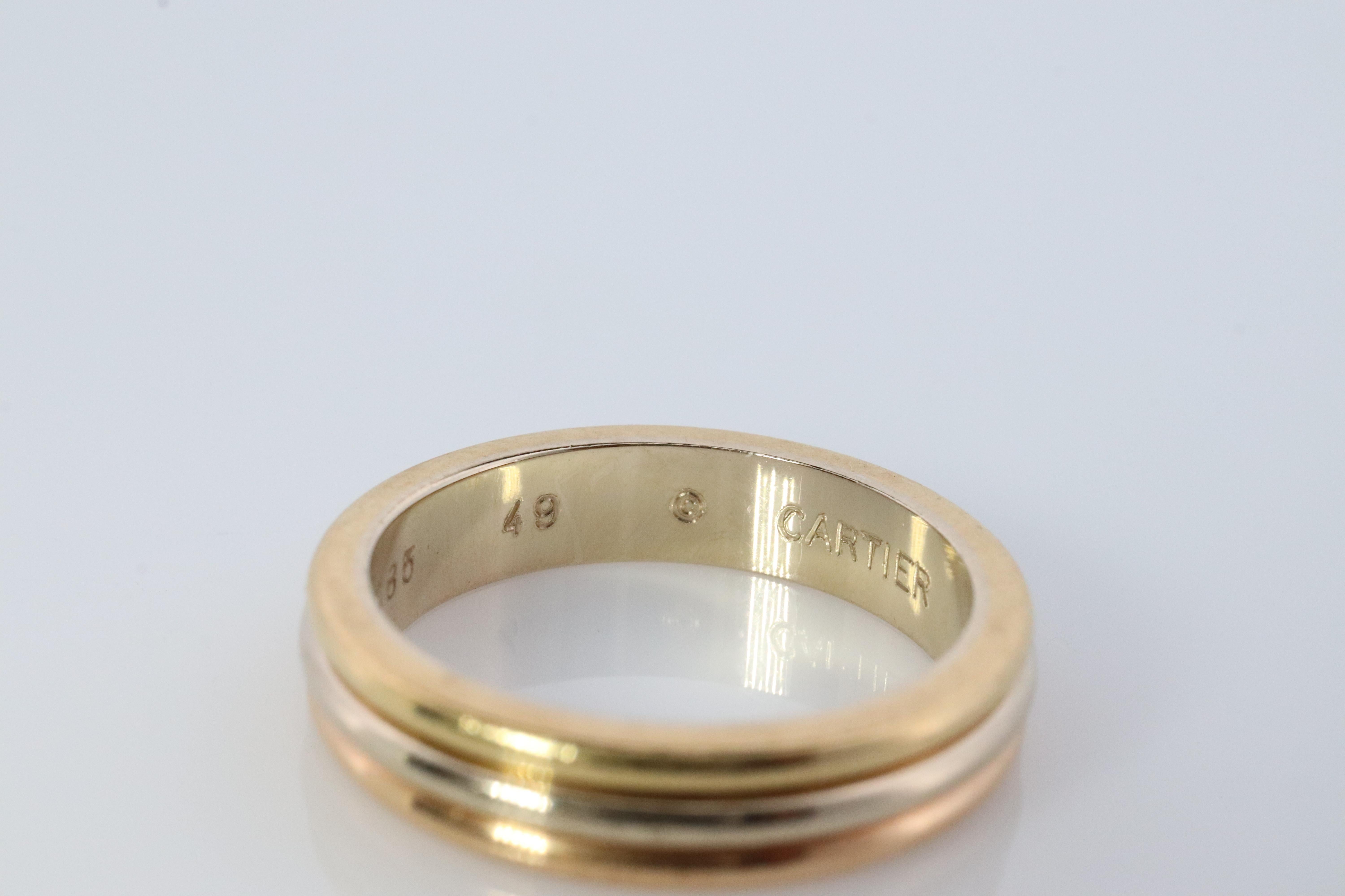 Vintage CARTIER Vendome 18k 750 Tricolor Trinity Ring. Must de Cartier Band In Good Condition In Port Charlotte, FL