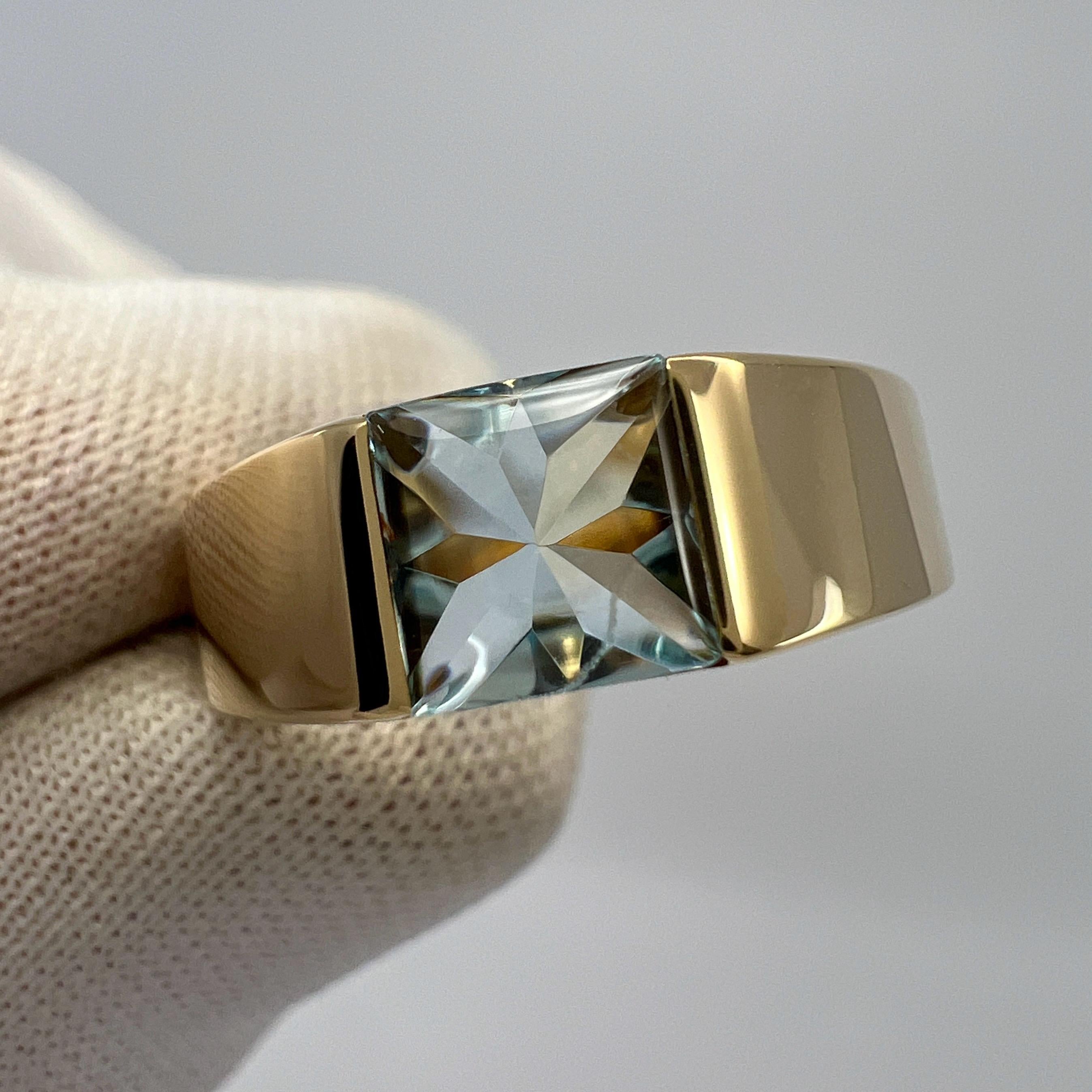Vintage Cartier Azul Vivo Aguamarina Cojín Cuadrado Anillo Tanque Oro Amarillo 18k Corte cuadrado