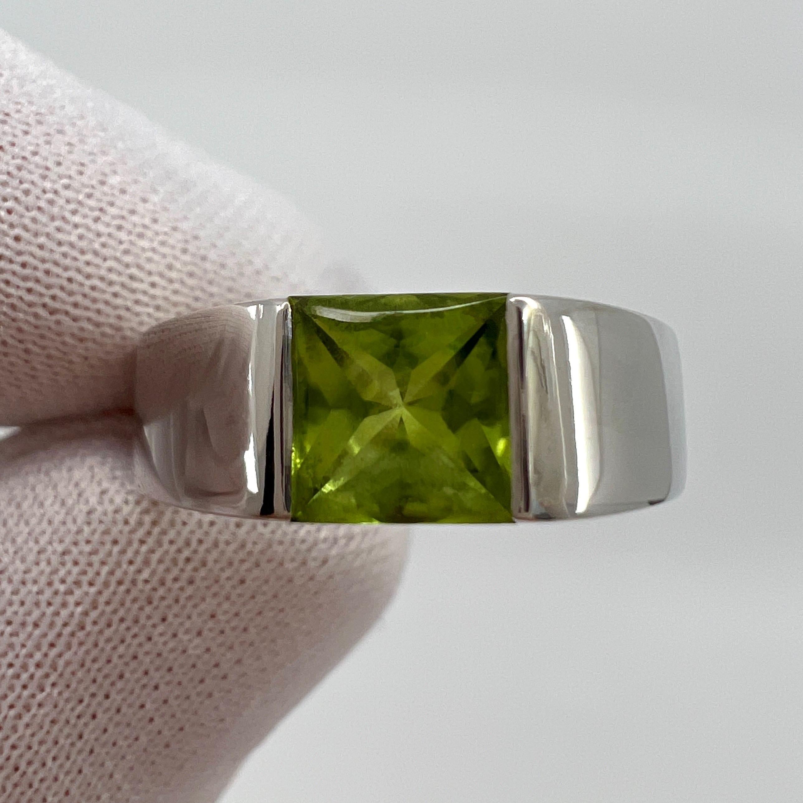 Vintage Cartier Vivid Green Peridot 18 Karat White Gold Tank Band Solo Ring 4