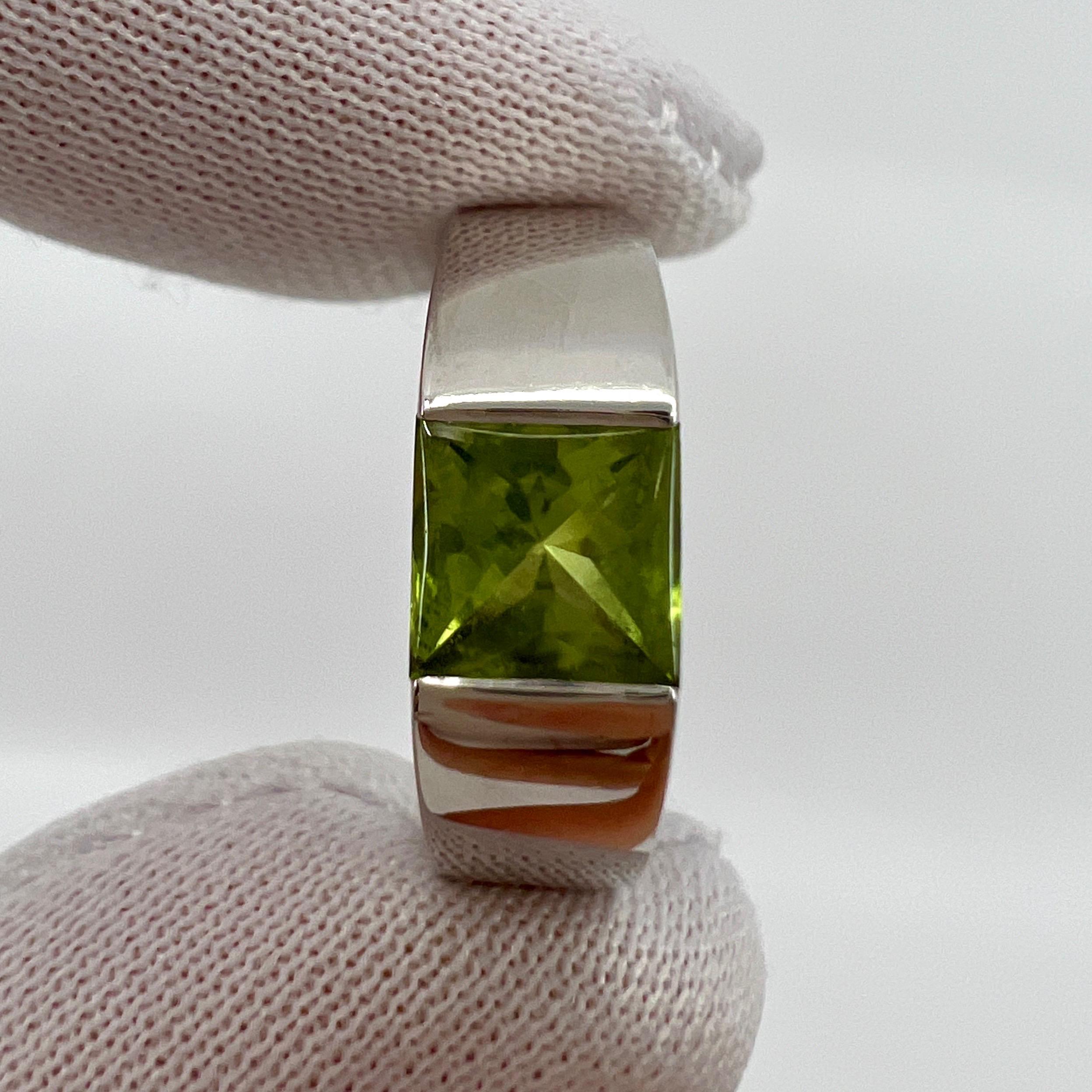 Vintage Cartier Vivid Green Peridot 18 Karat White Gold Tank Band Solo Ring 5